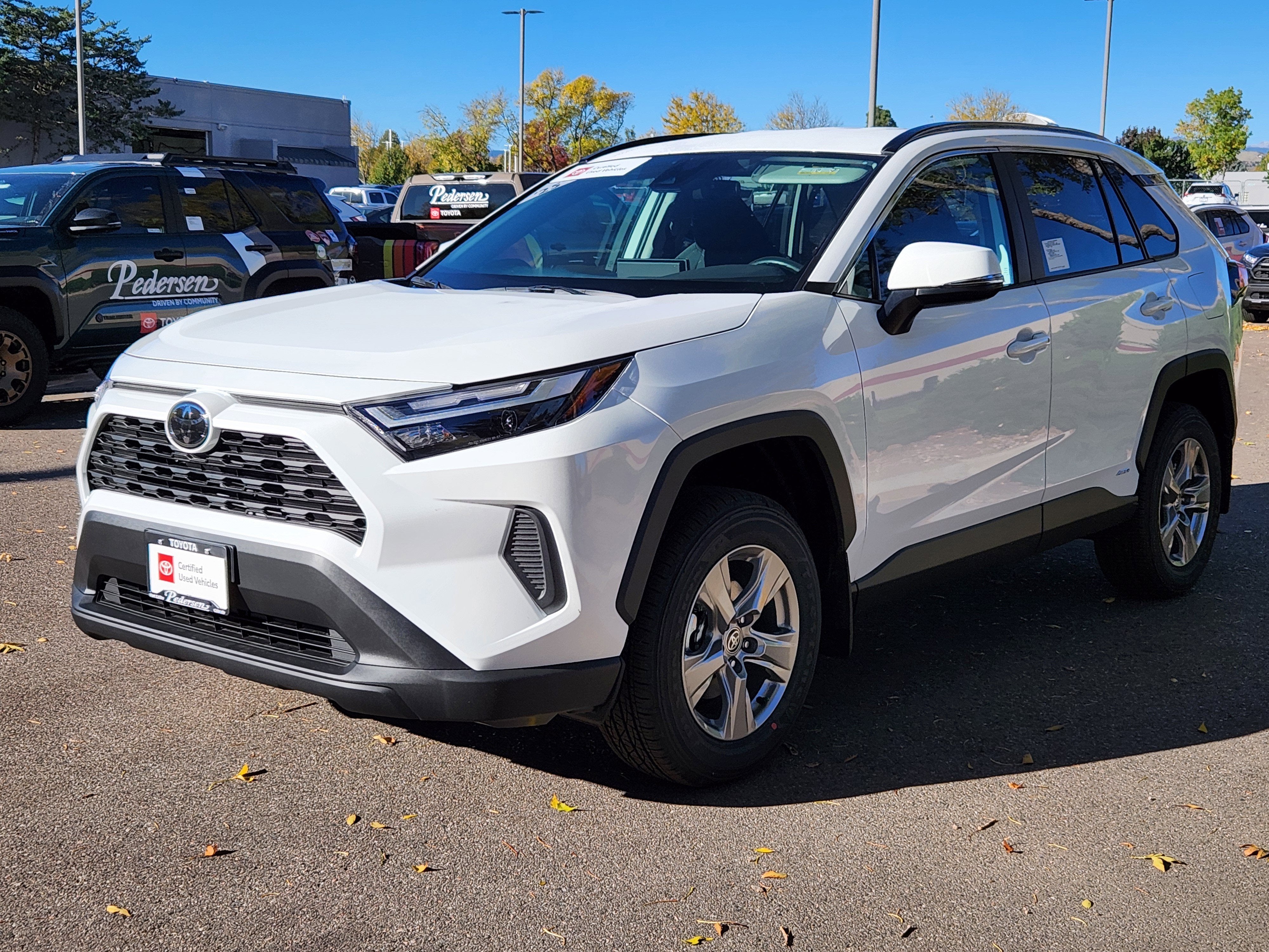 2025 Toyota RAV4 Hybrid XLE XLE