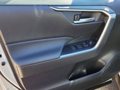 2025 Toyota RAV4 Hybrid XLE XLE