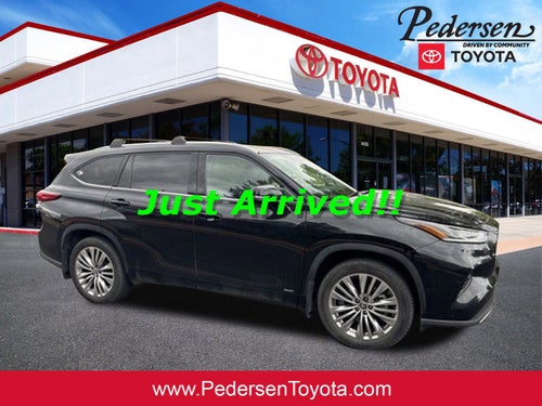 2022 Toyota Highlander Hybrid Platinum