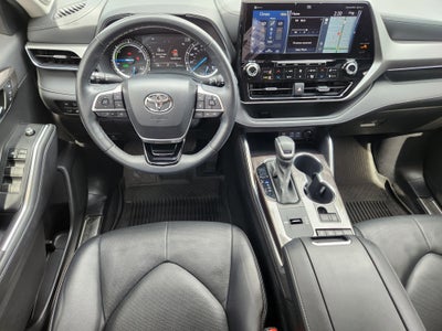 2022 Toyota Highlander Hybrid Platinum