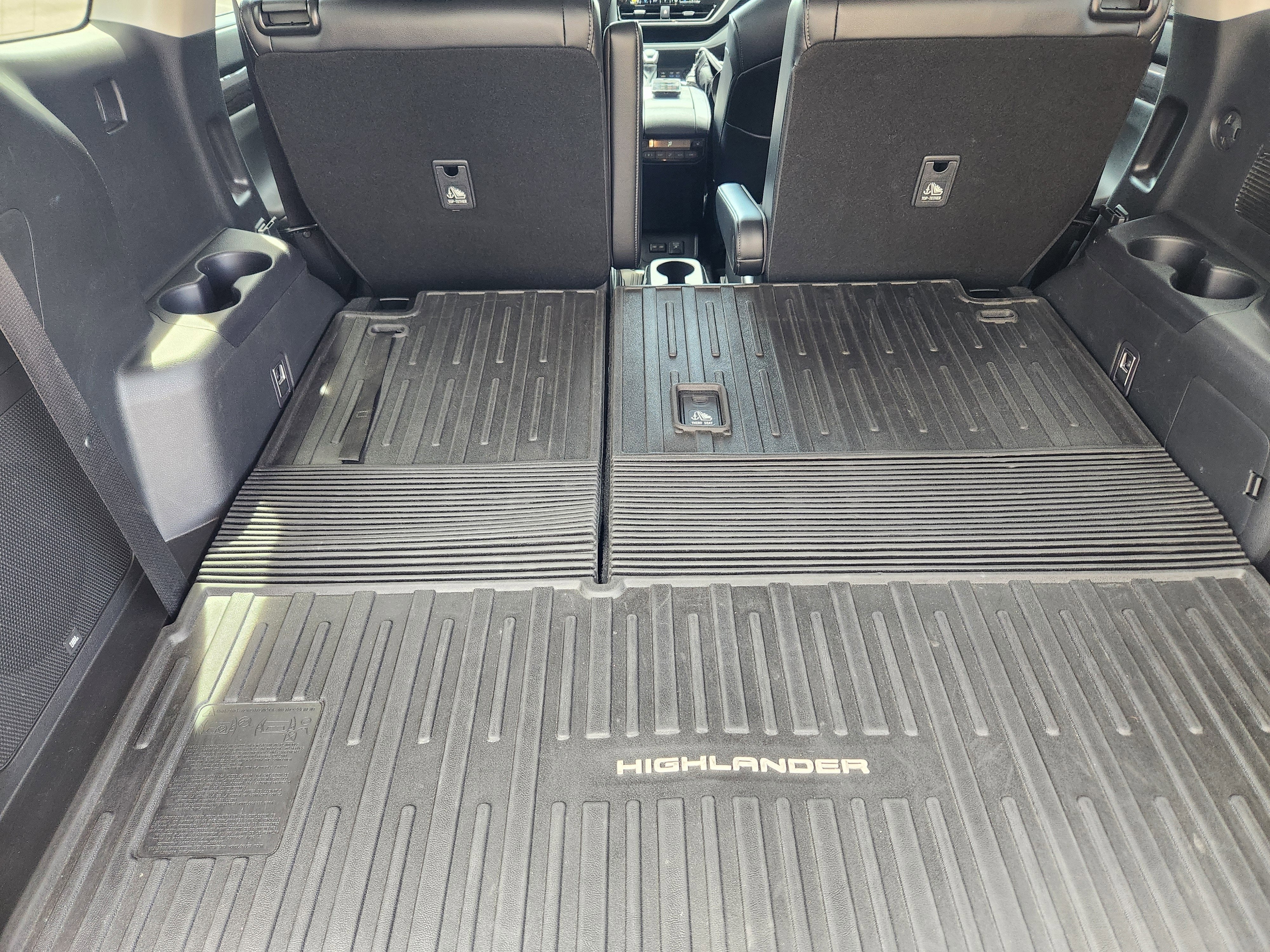 2022 Toyota Highlander Hybrid Platinum
