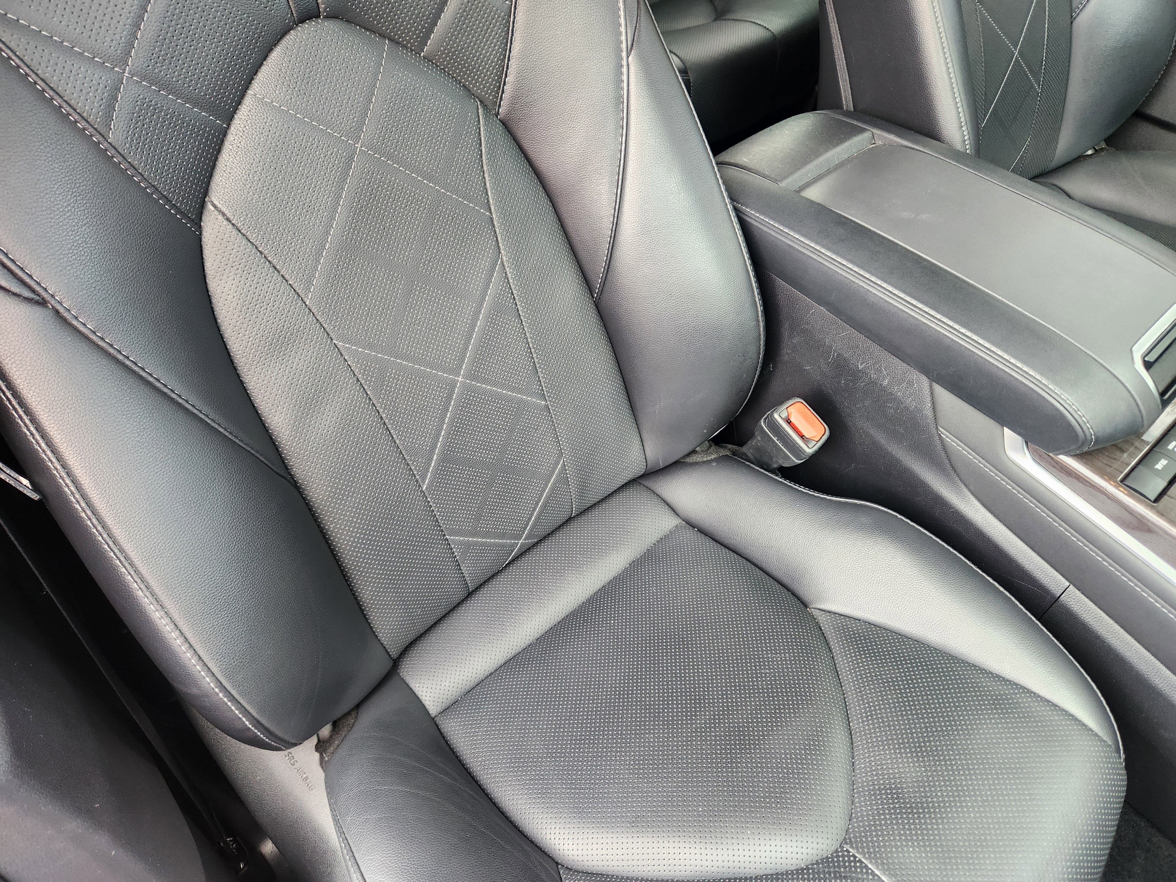 2022 Toyota Highlander Hybrid Platinum