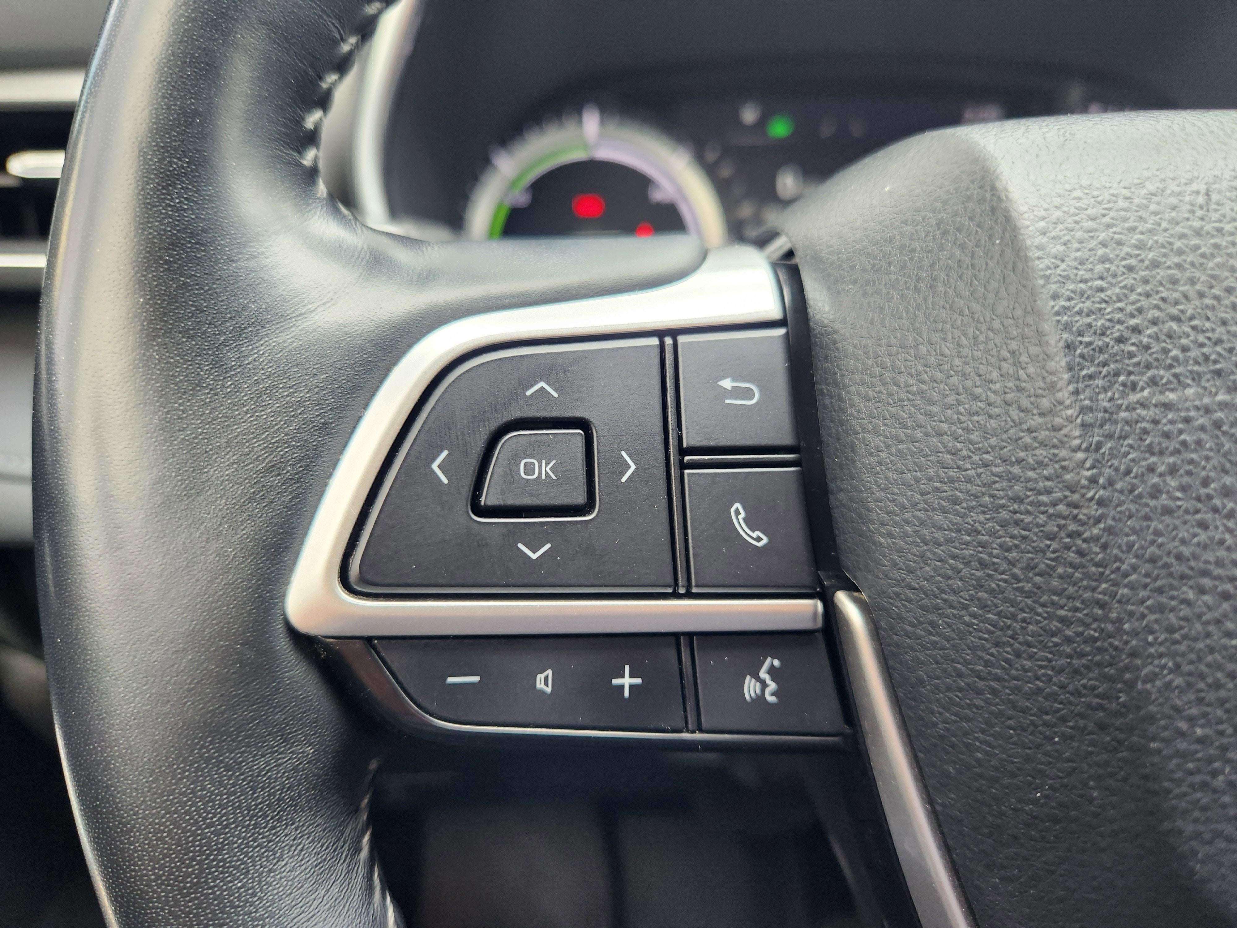 2022 Toyota Highlander Hybrid Platinum