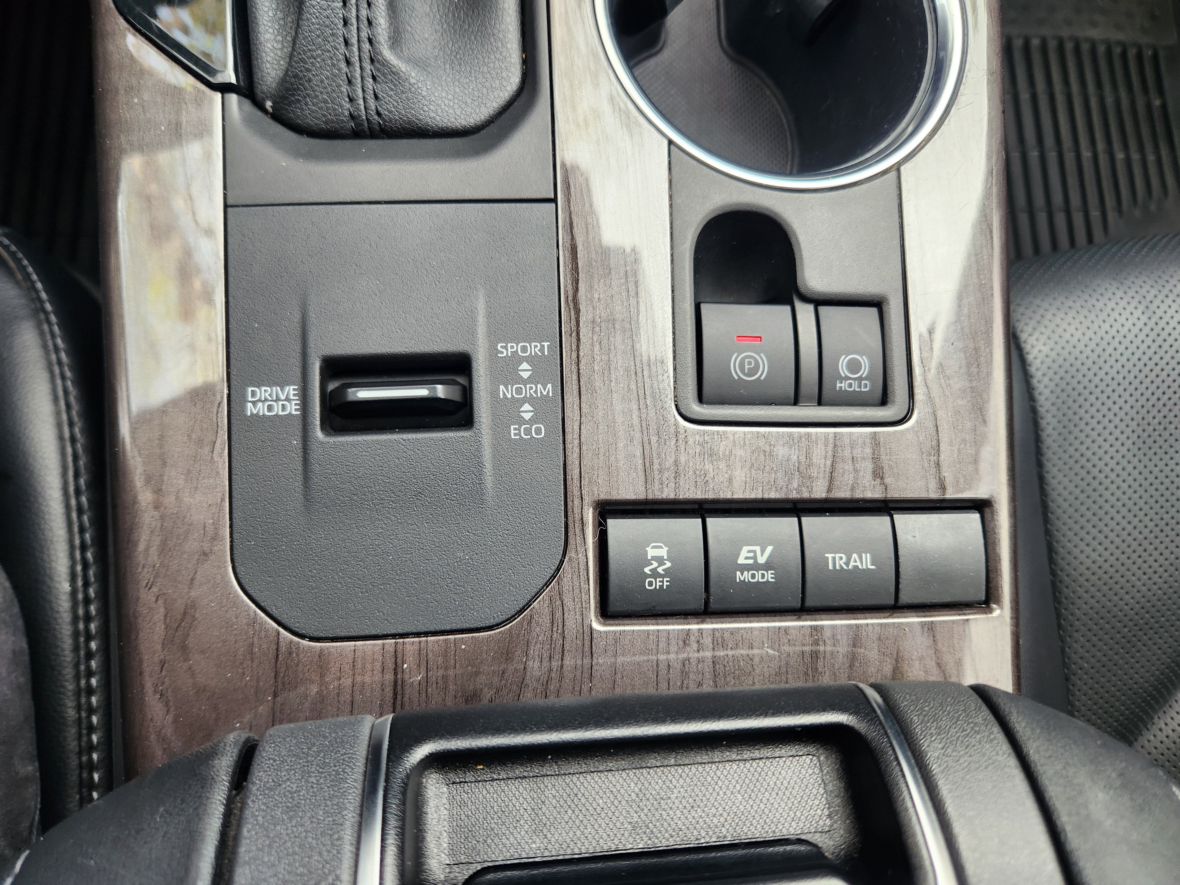 2022 Toyota Highlander Hybrid Platinum
