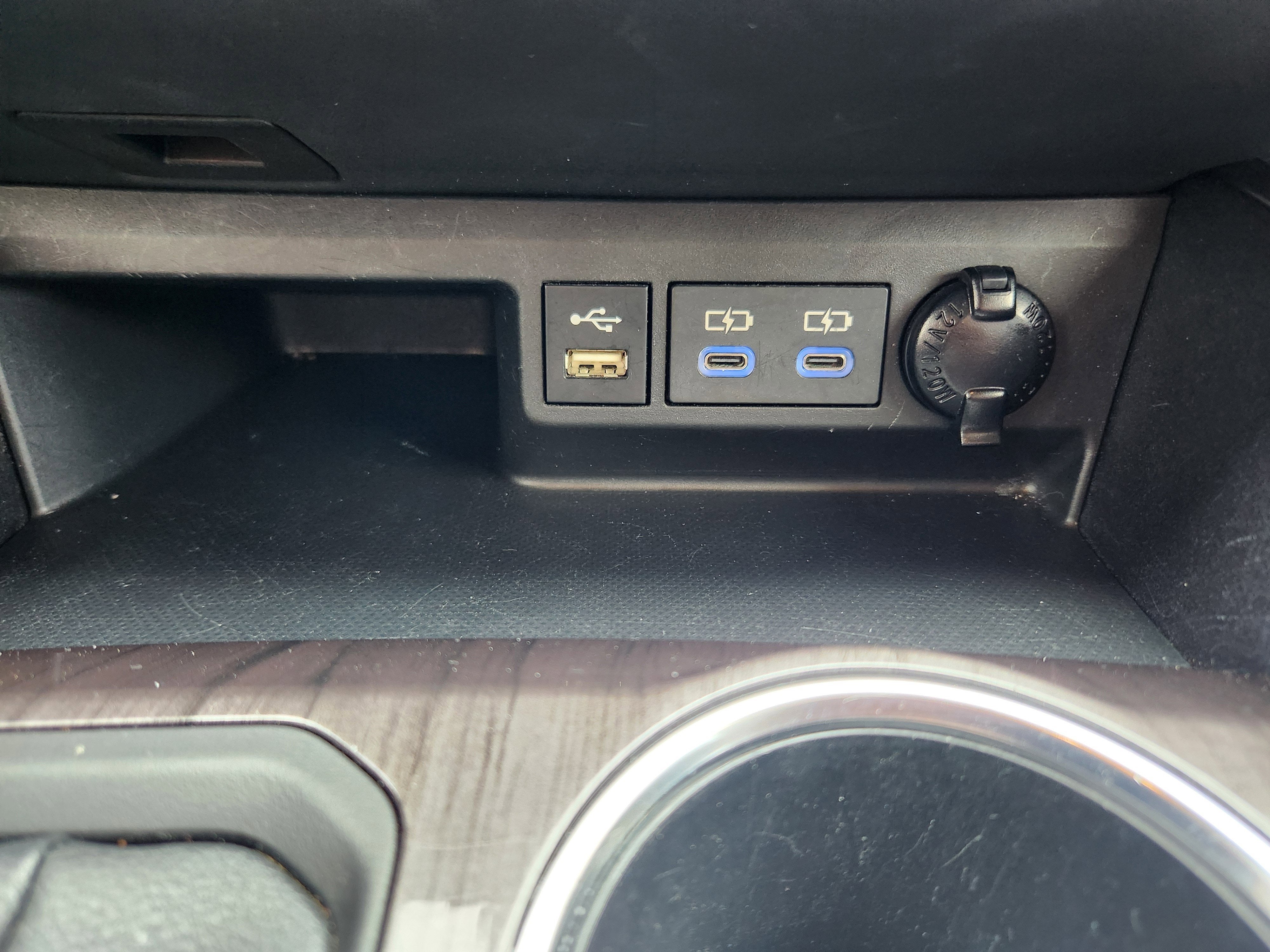 2022 Toyota Highlander Hybrid Platinum