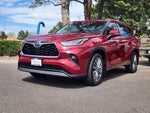 2022 Toyota Highlander Hybrid Platinum