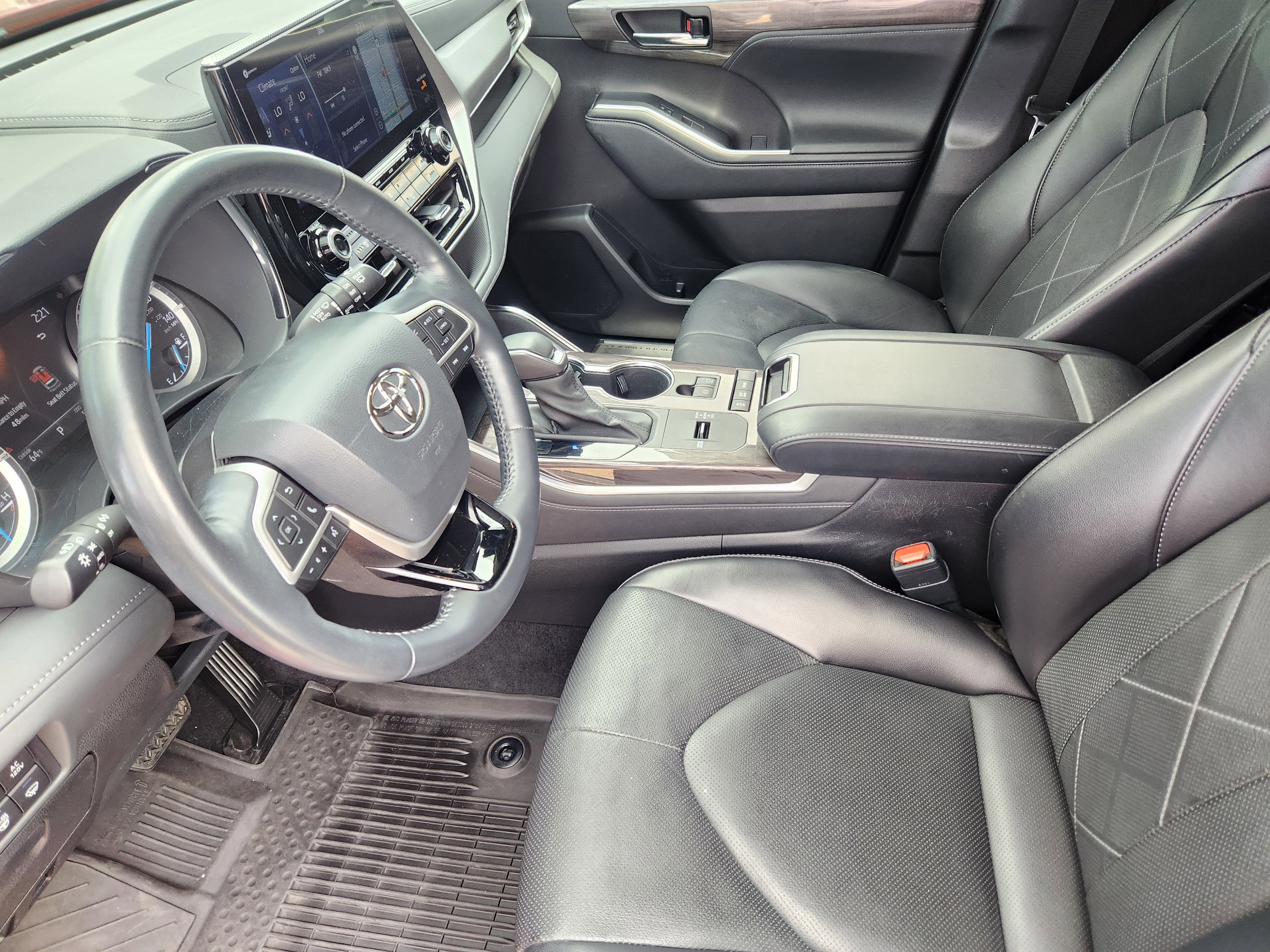 2022 Toyota Highlander Hybrid Platinum