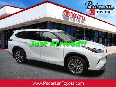 2025 Toyota Highlander Hybrid Limited 25th Edition
