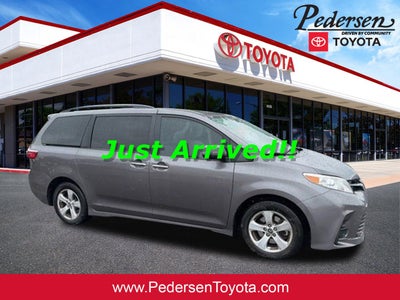 2019 Toyota Sienna LE