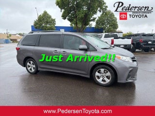 2019 Toyota Sienna LE