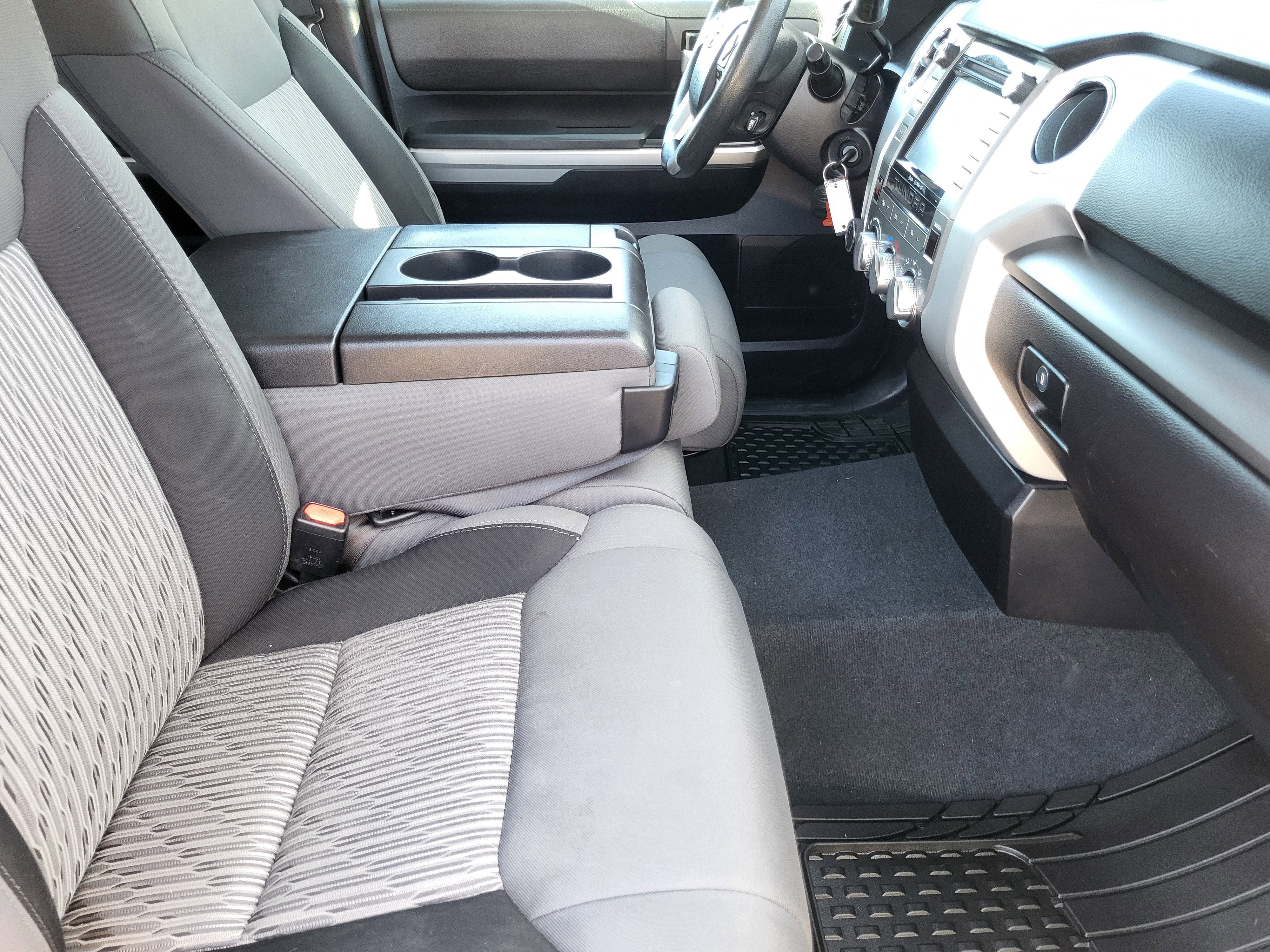 2016 Toyota Tundra SR5