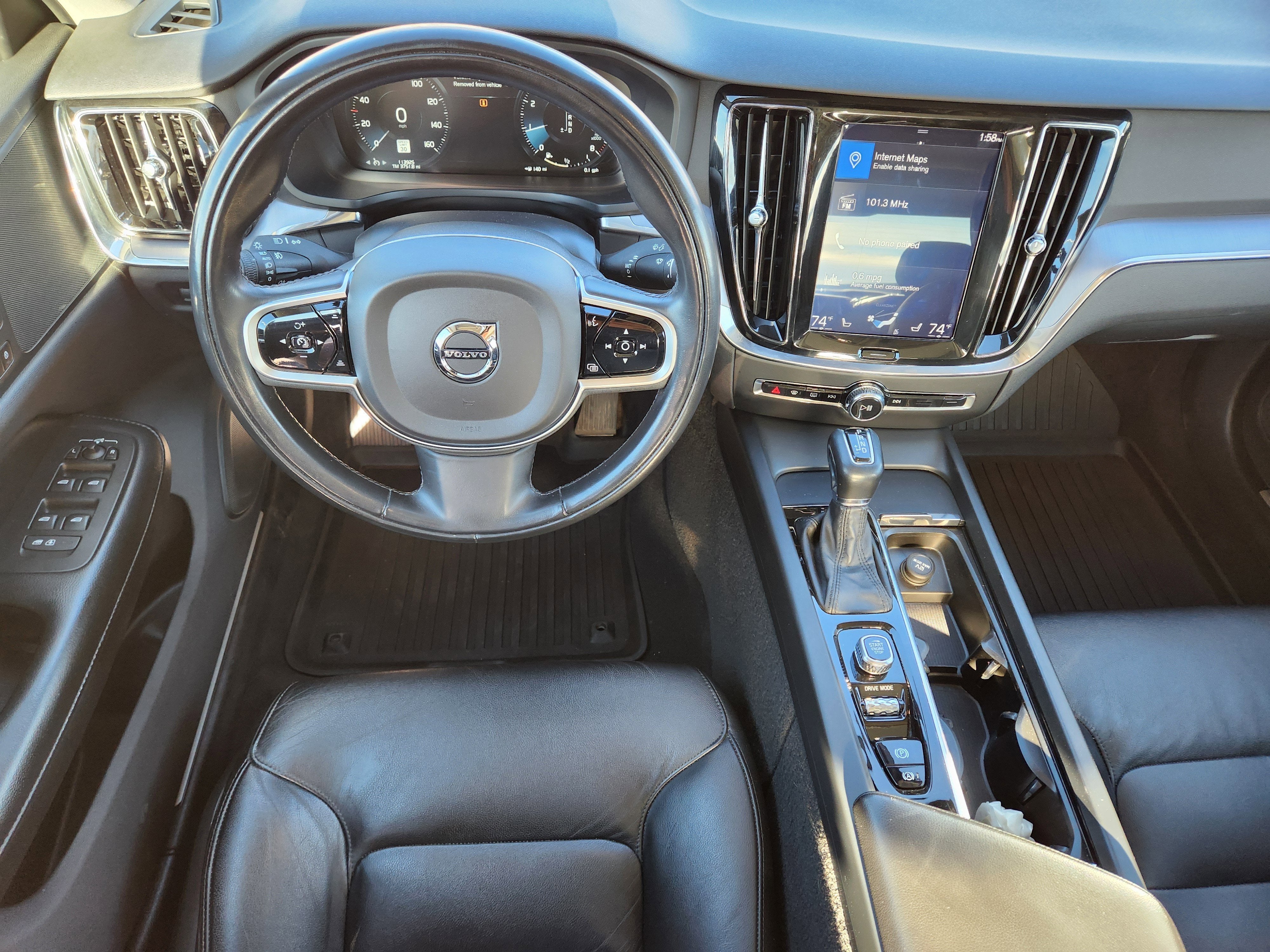 2020 Volvo S60 T6 Momentum