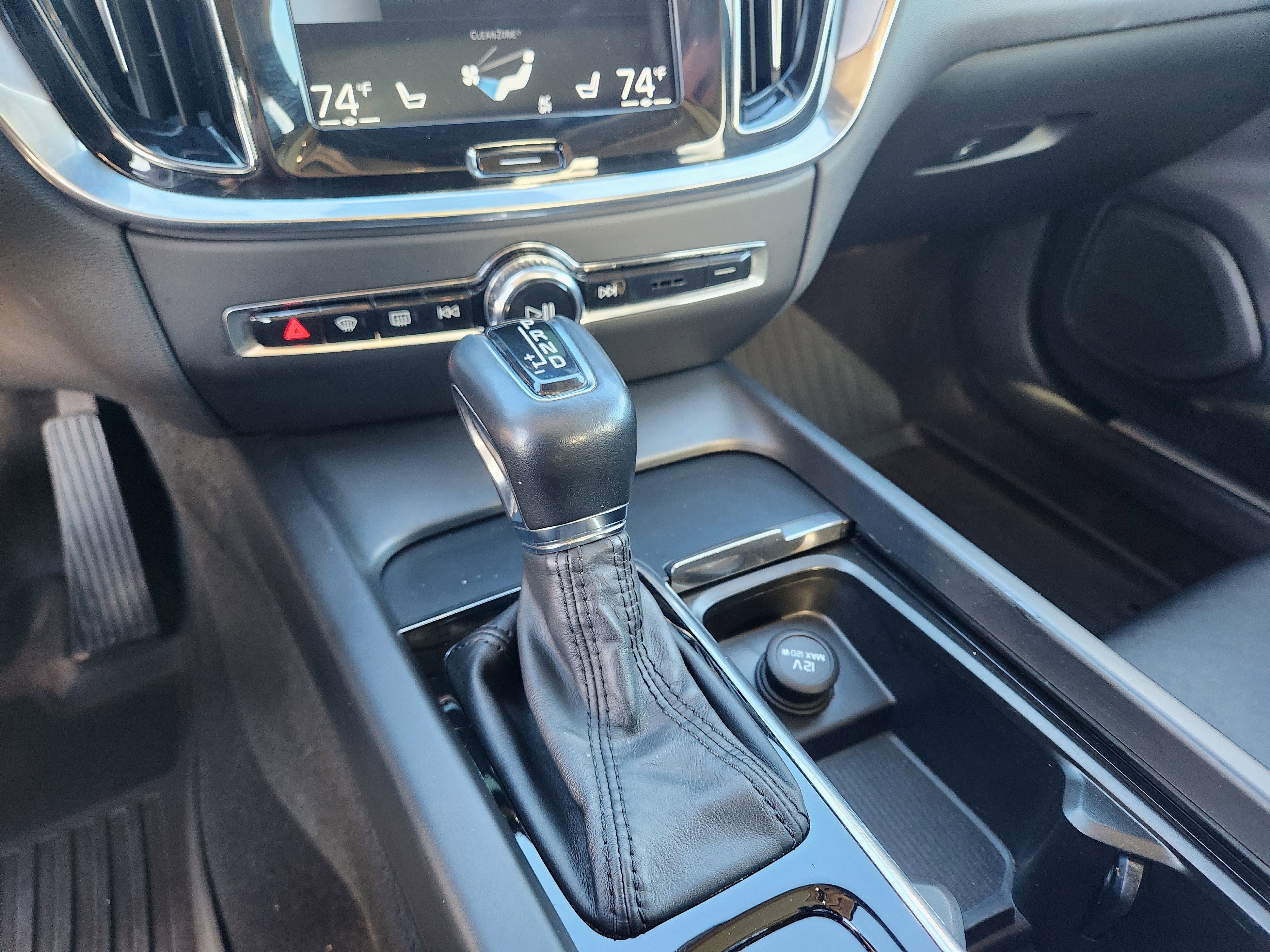 2020 Volvo S60 T6 Momentum