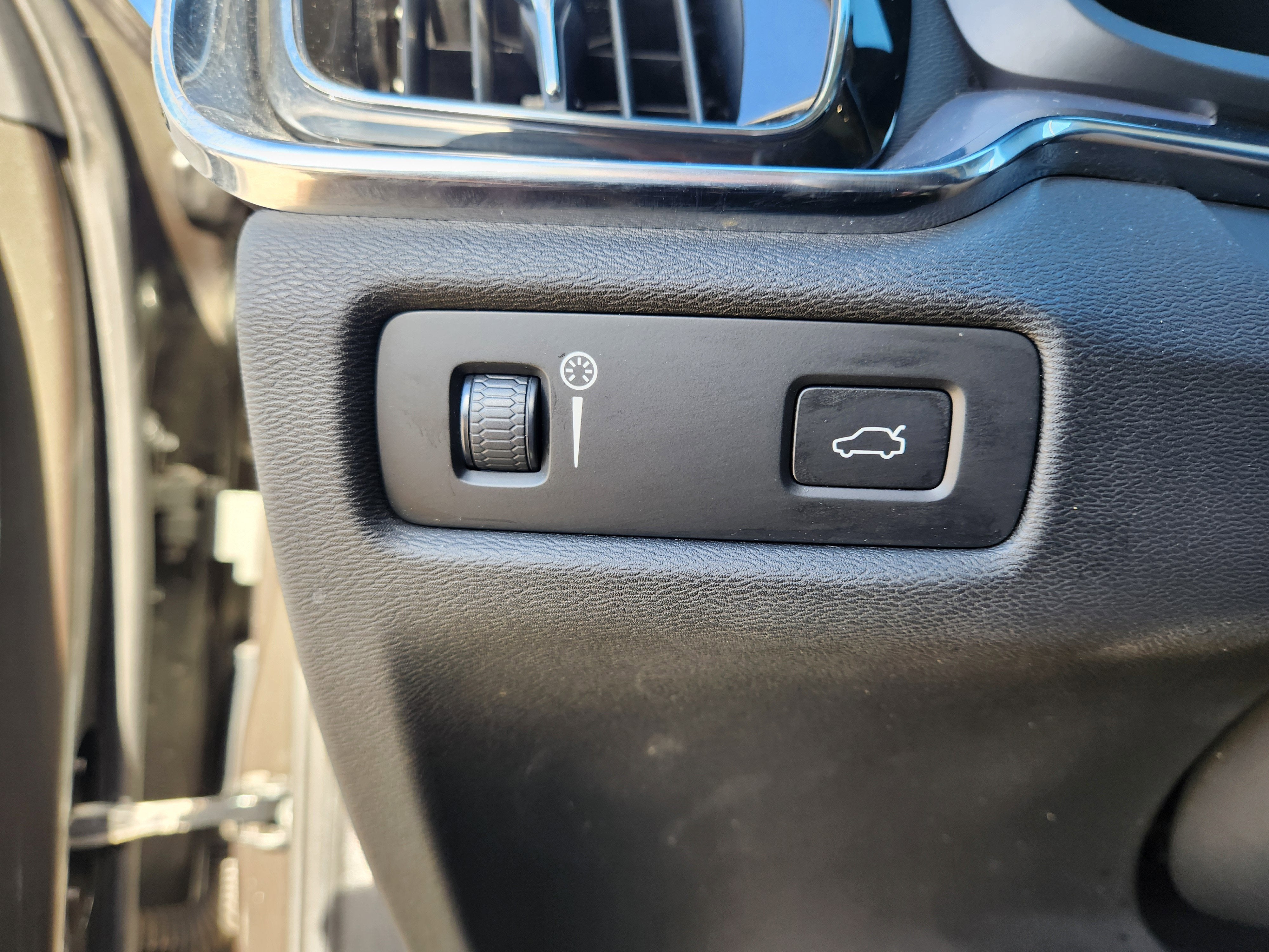 2020 Volvo S60 T6 Momentum