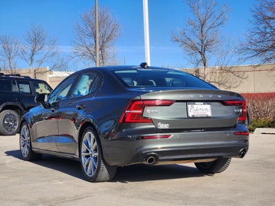 2020 Volvo S60 T6 Momentum