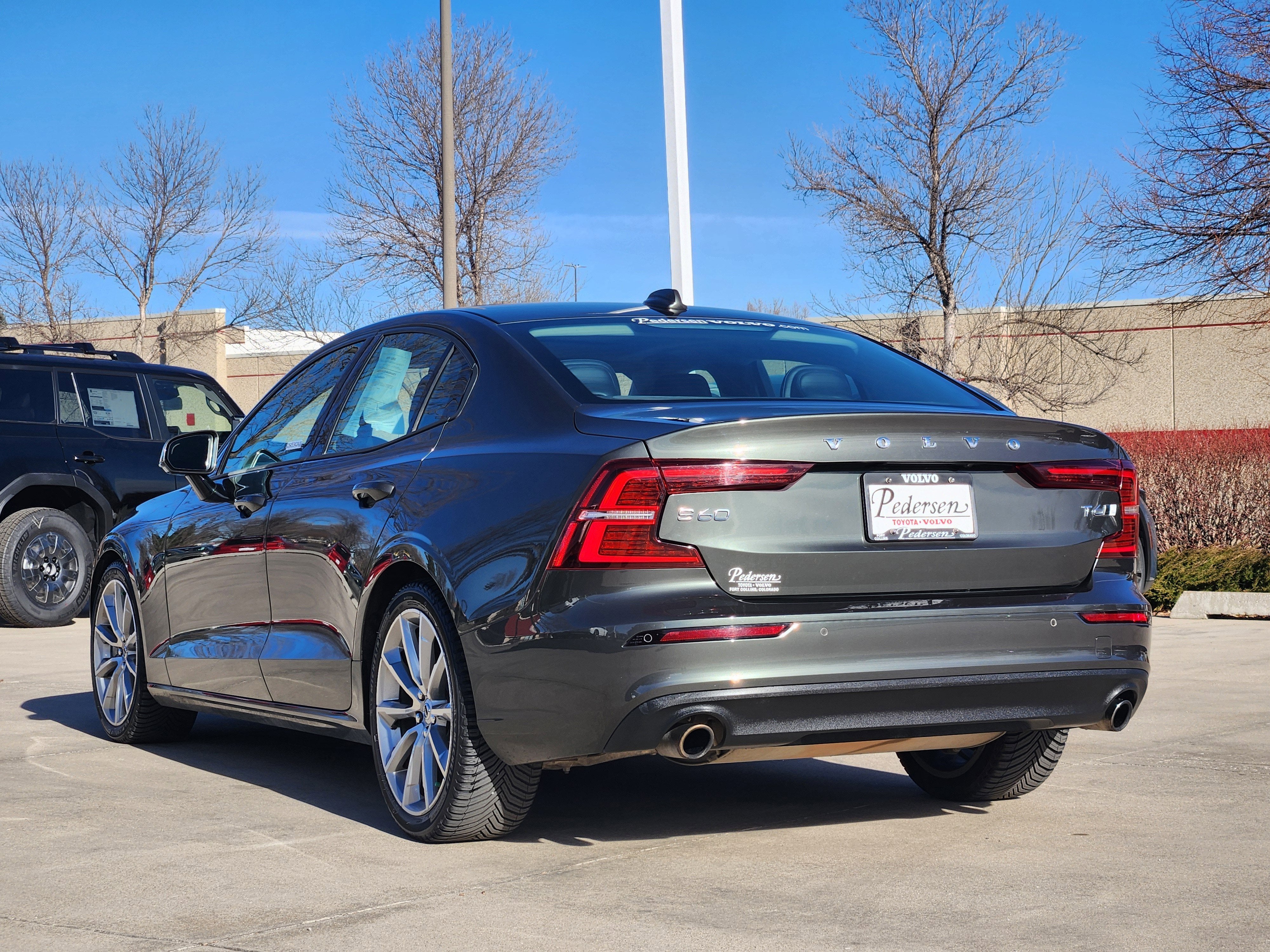 2020 Volvo S60 T6 Momentum