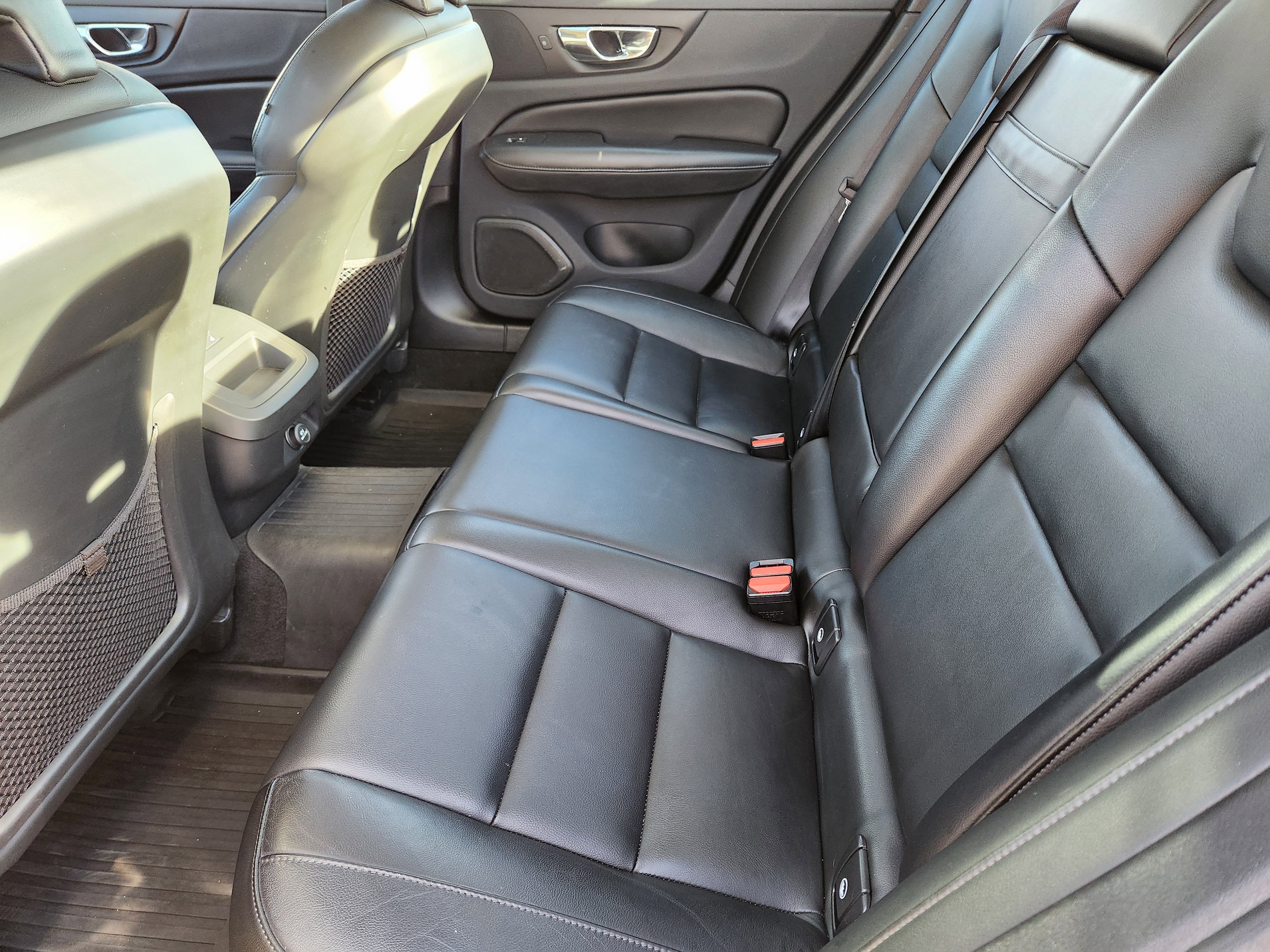 2020 Volvo S60 T6 Momentum