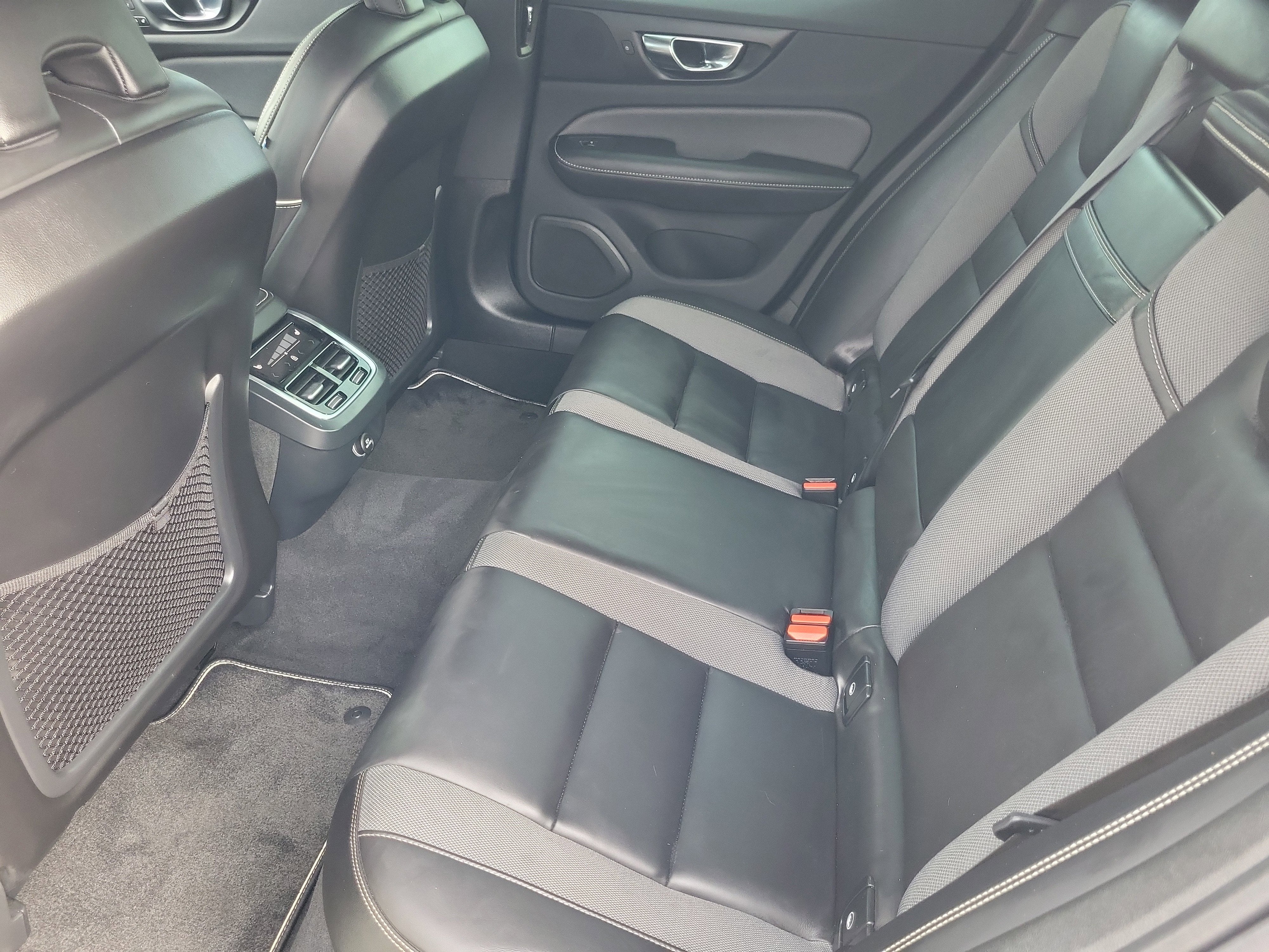 2020 Volvo S60 T6 R-Design