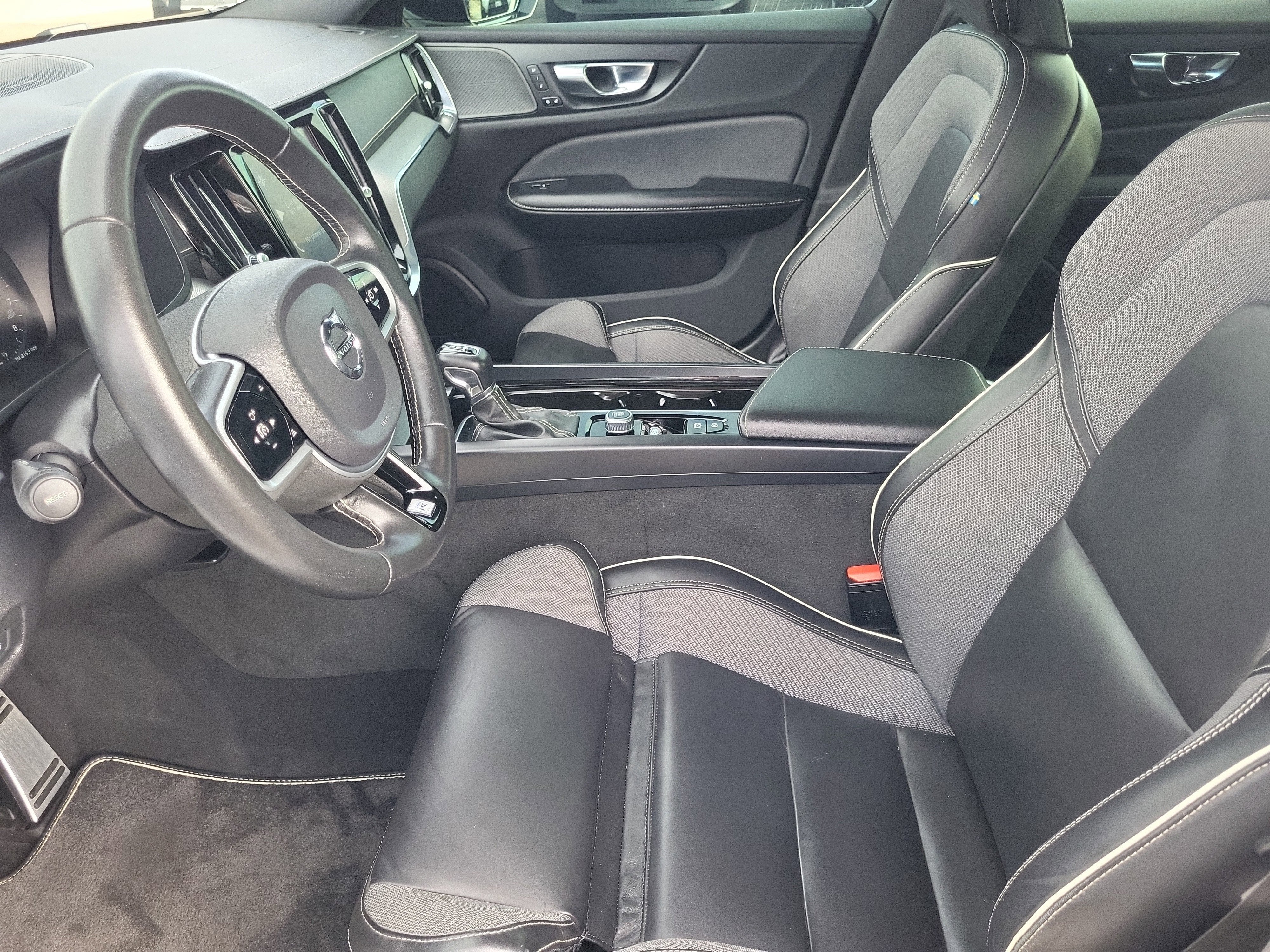 2020 Volvo S60 T6 R-Design