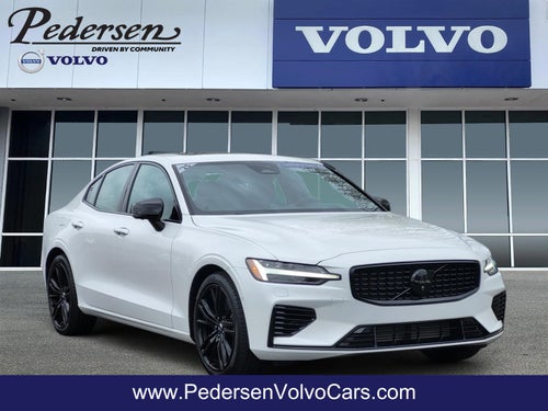 2025 Volvo S60 Plug-In Hybrid T8 Ultra Black Edition