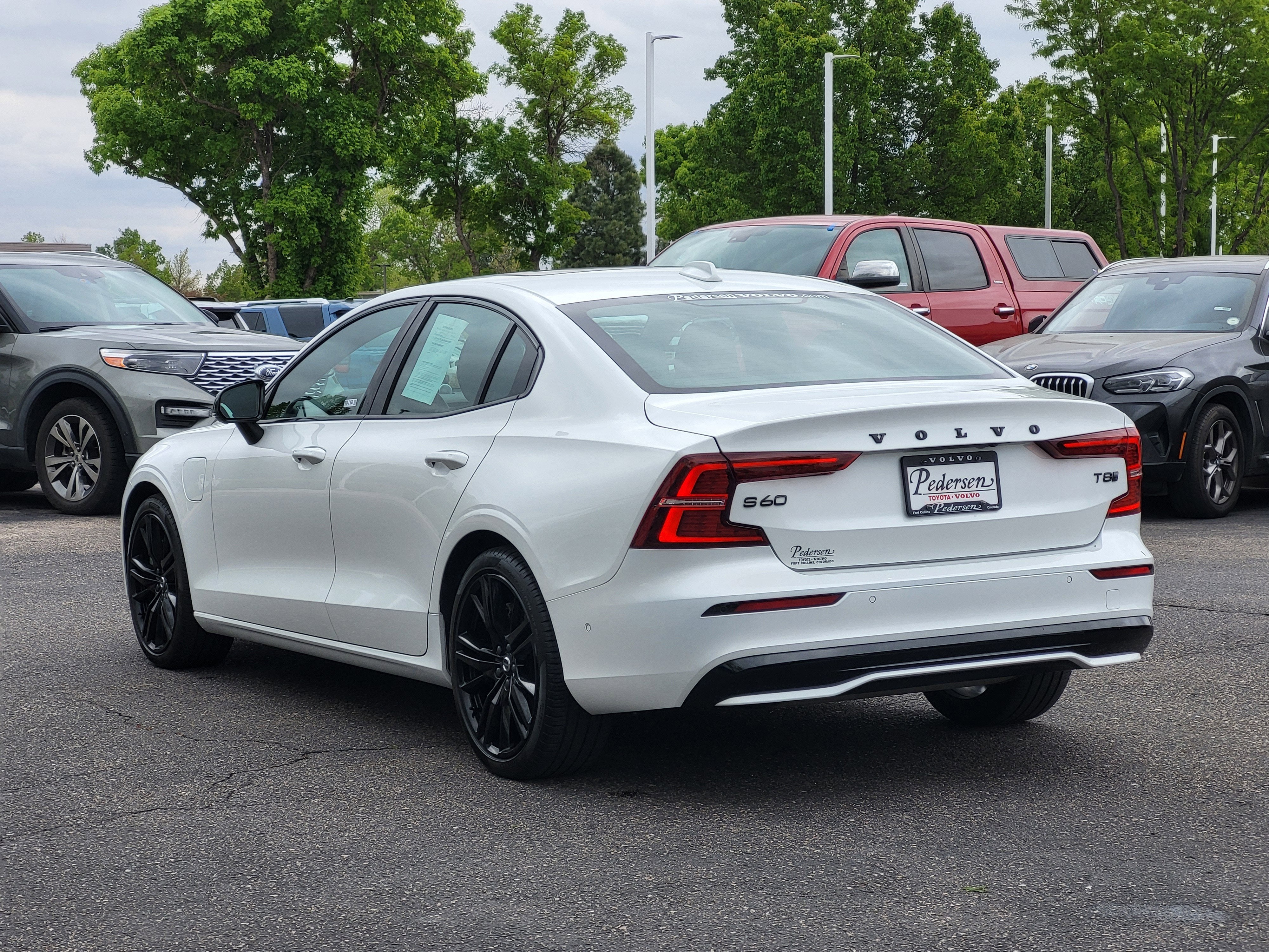 2025 Volvo S60 Plug-In Hybrid T8 Ultra Black Edition
