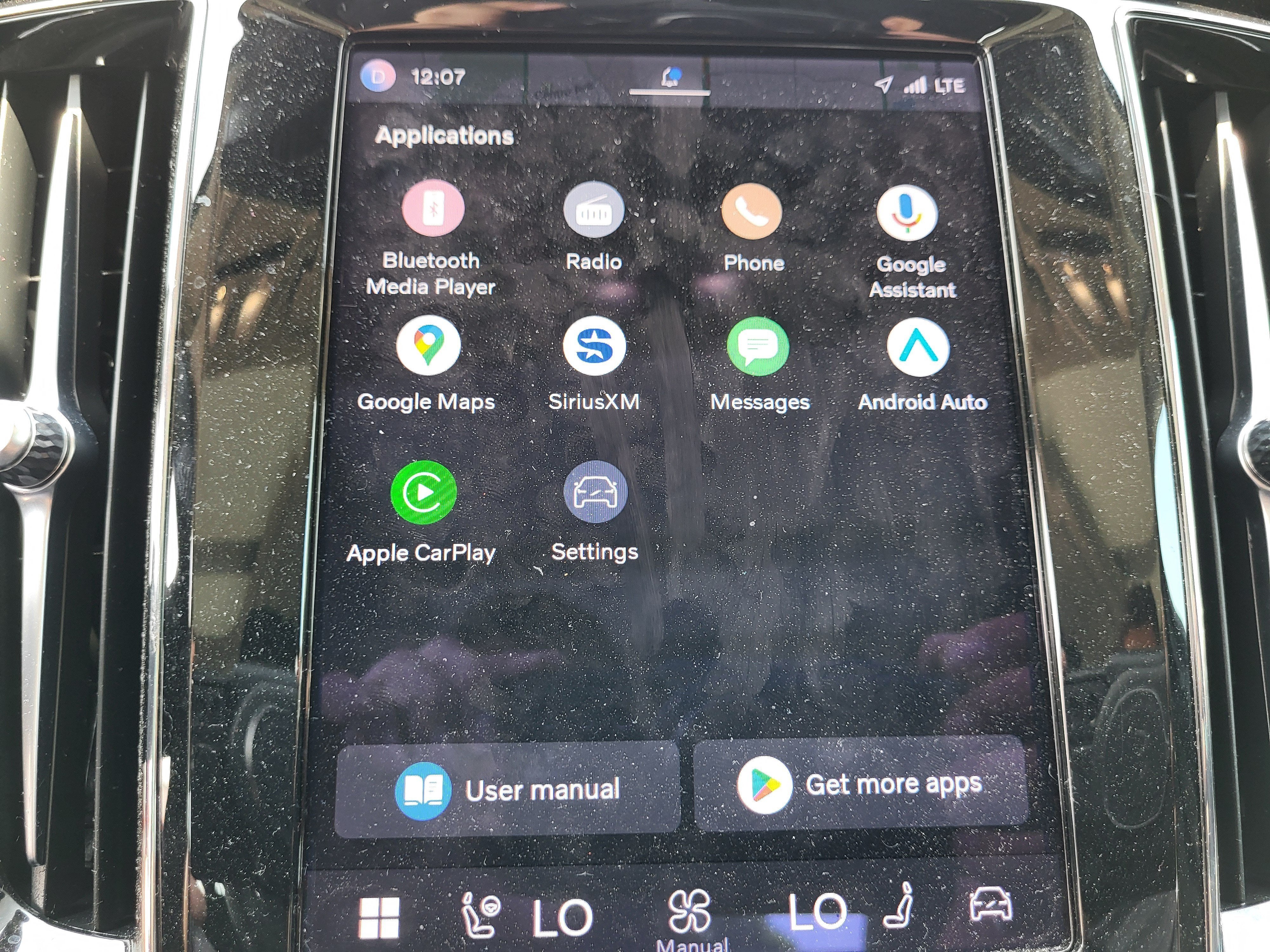 2024 Volvo S60 Recharge Plug-In Hybrid T8 Plus Dark Theme