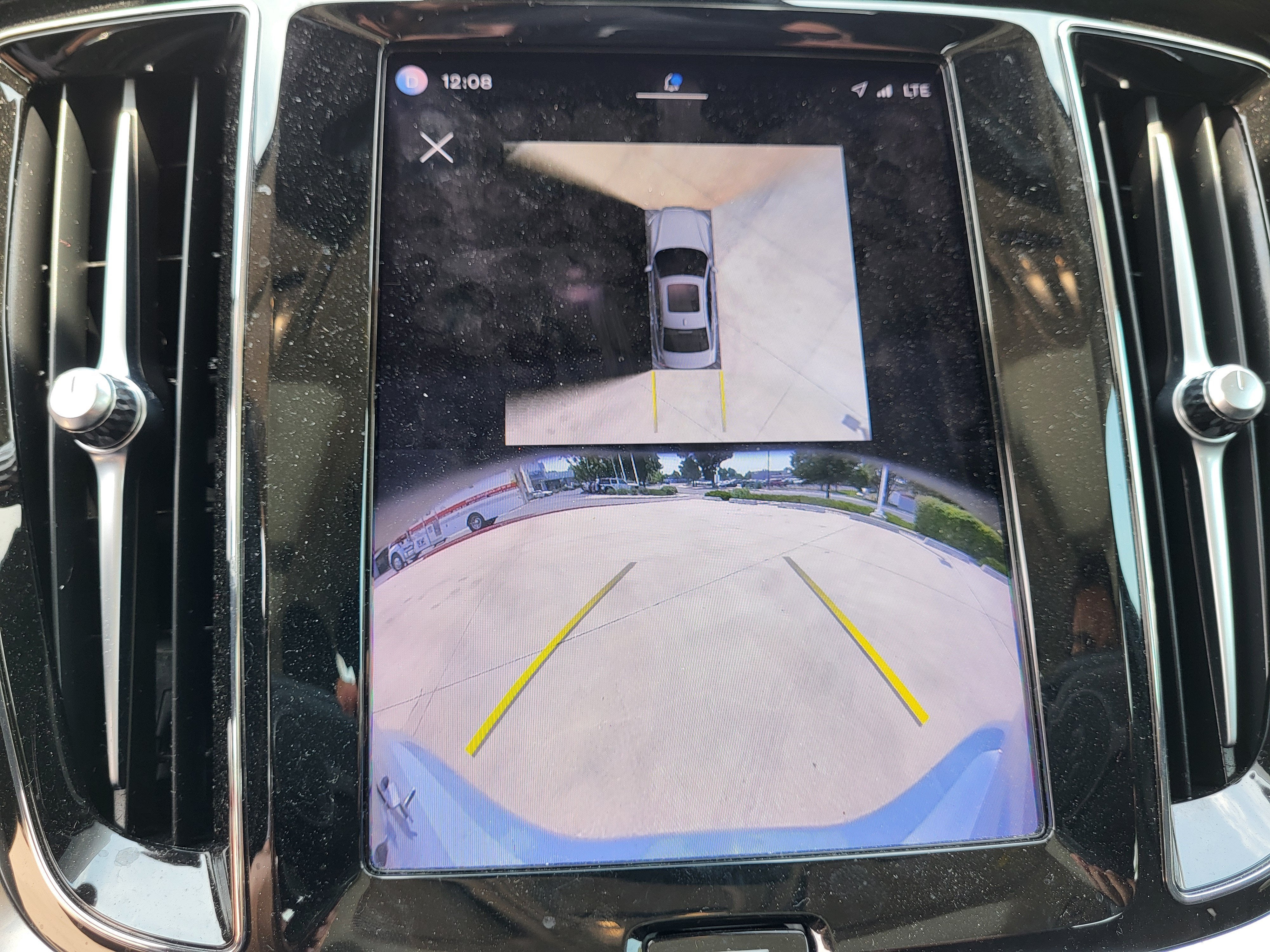 2024 Volvo S60 Recharge Plug-In Hybrid T8 Plus Dark Theme
