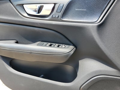 2024 Volvo S60 Recharge Plug-In Hybrid T8 Plus Dark Theme