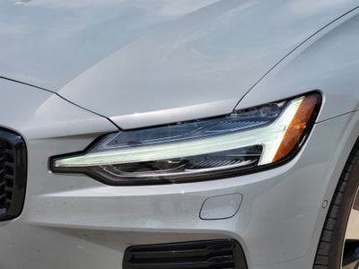 2024 Volvo S60 Recharge Plug-In Hybrid T8 Plus Dark Theme