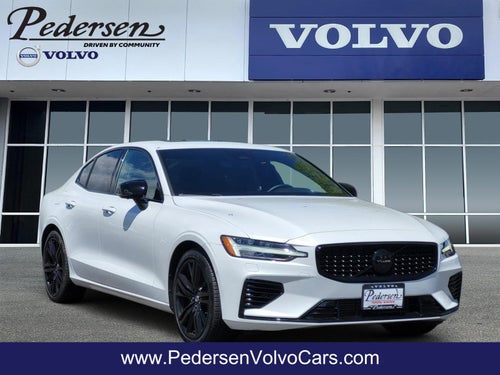2023 Volvo S60 Recharge Plug-In Hybrid T8 Plus Black Edition