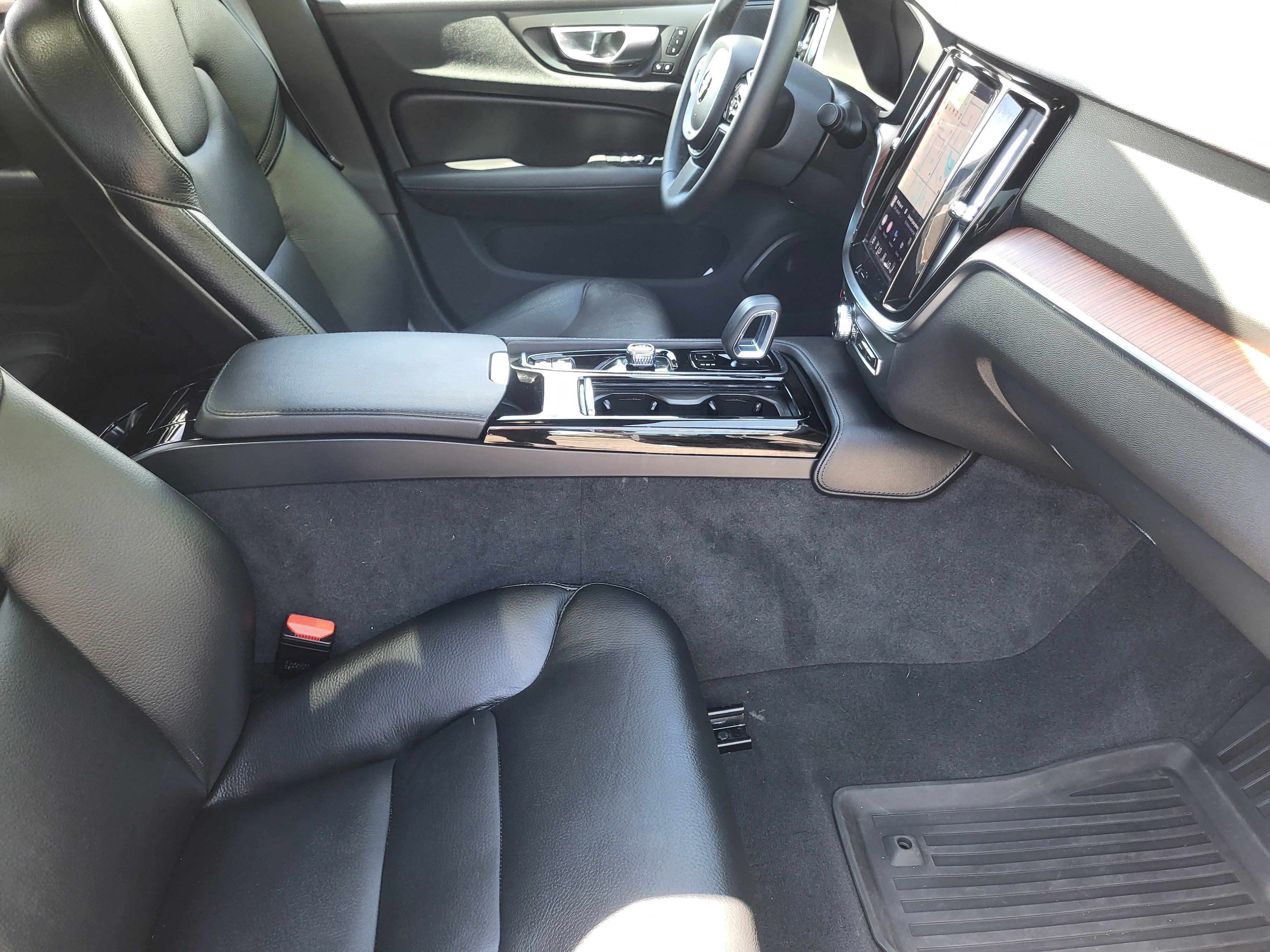 2023 Volvo S60 Recharge Plug-In Hybrid T8 Plus Black Edition