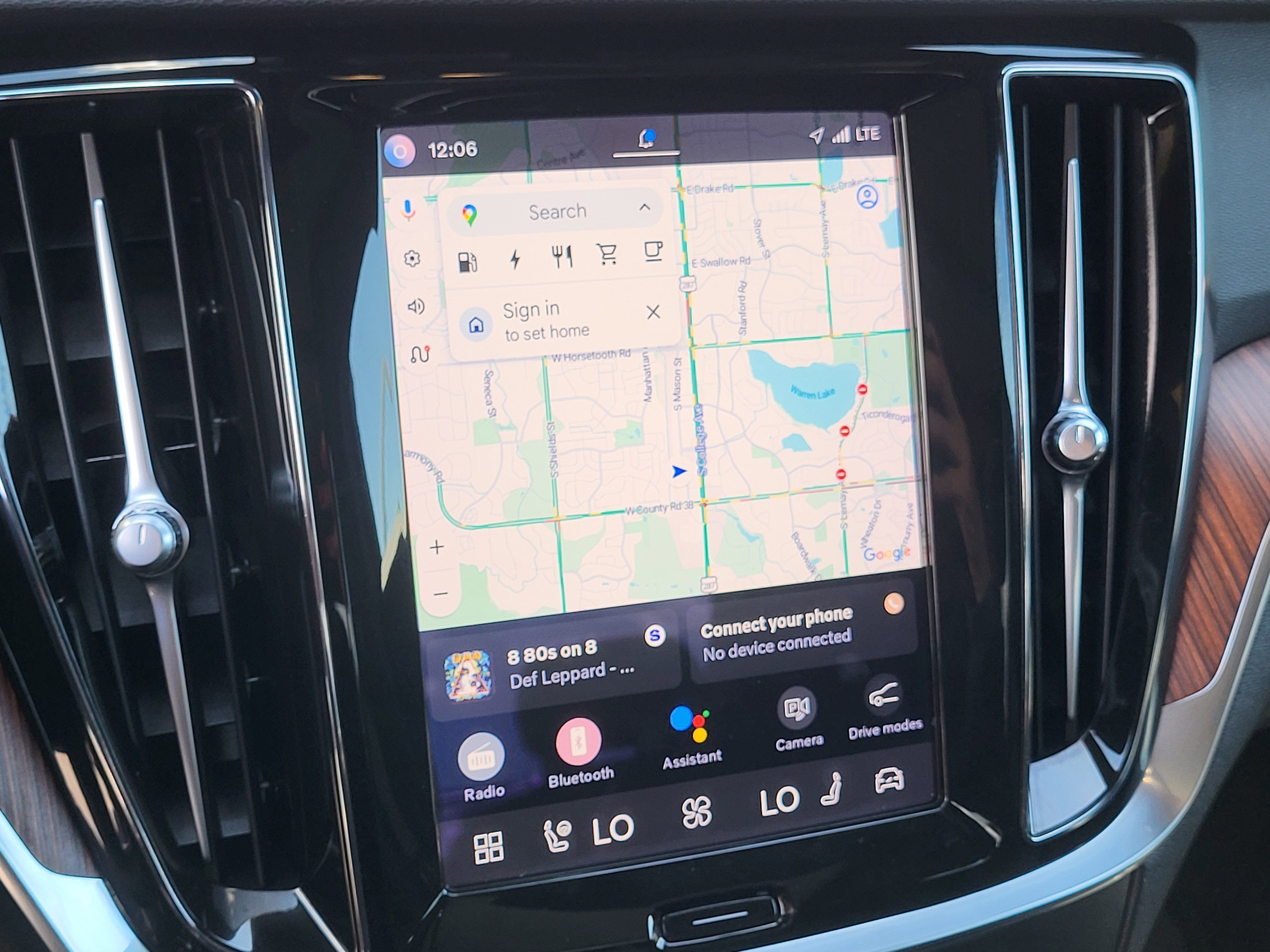 2023 Volvo S60 Recharge Plug-In Hybrid T8 Plus Black Edition