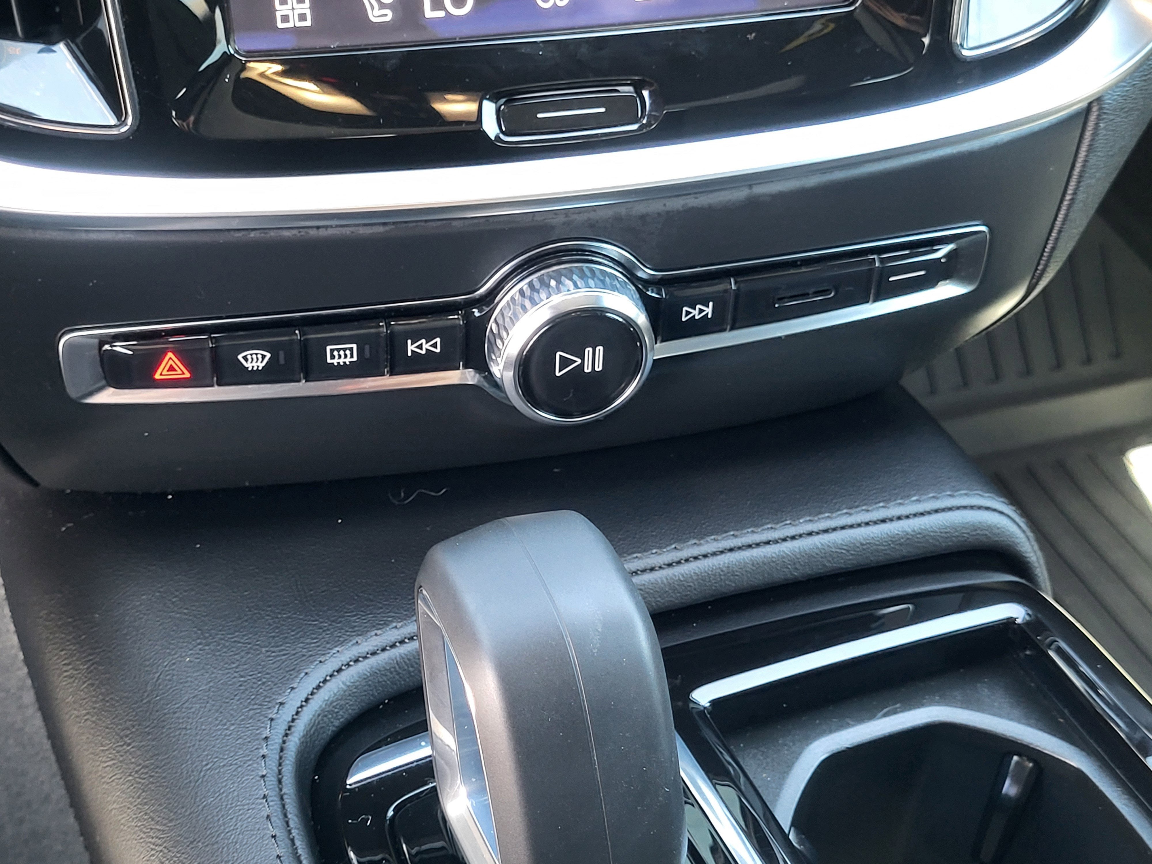 2023 Volvo S60 Recharge Plug-In Hybrid T8 Plus Black Edition