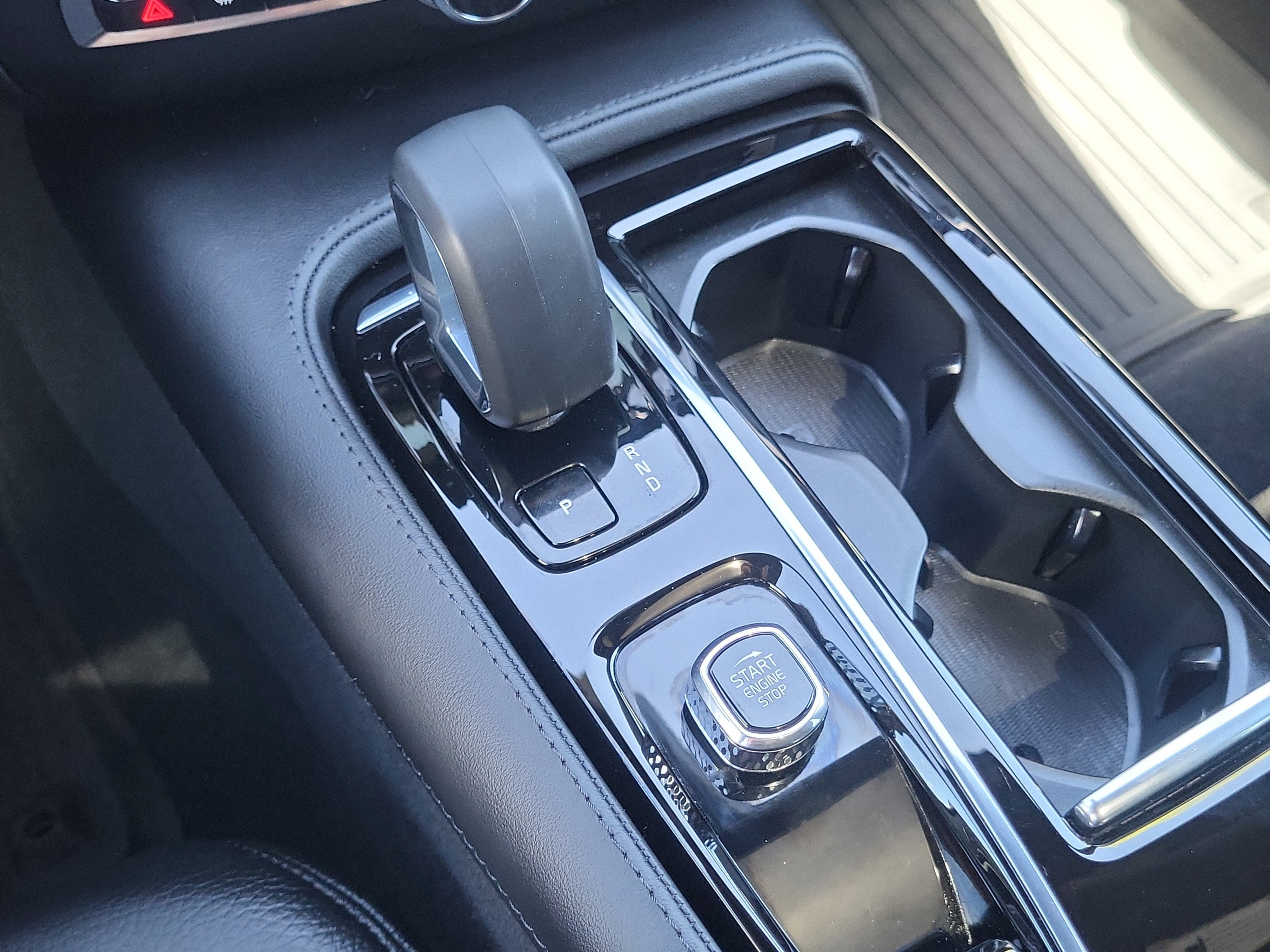 2023 Volvo S60 Recharge Plug-In Hybrid T8 Plus Black Edition
