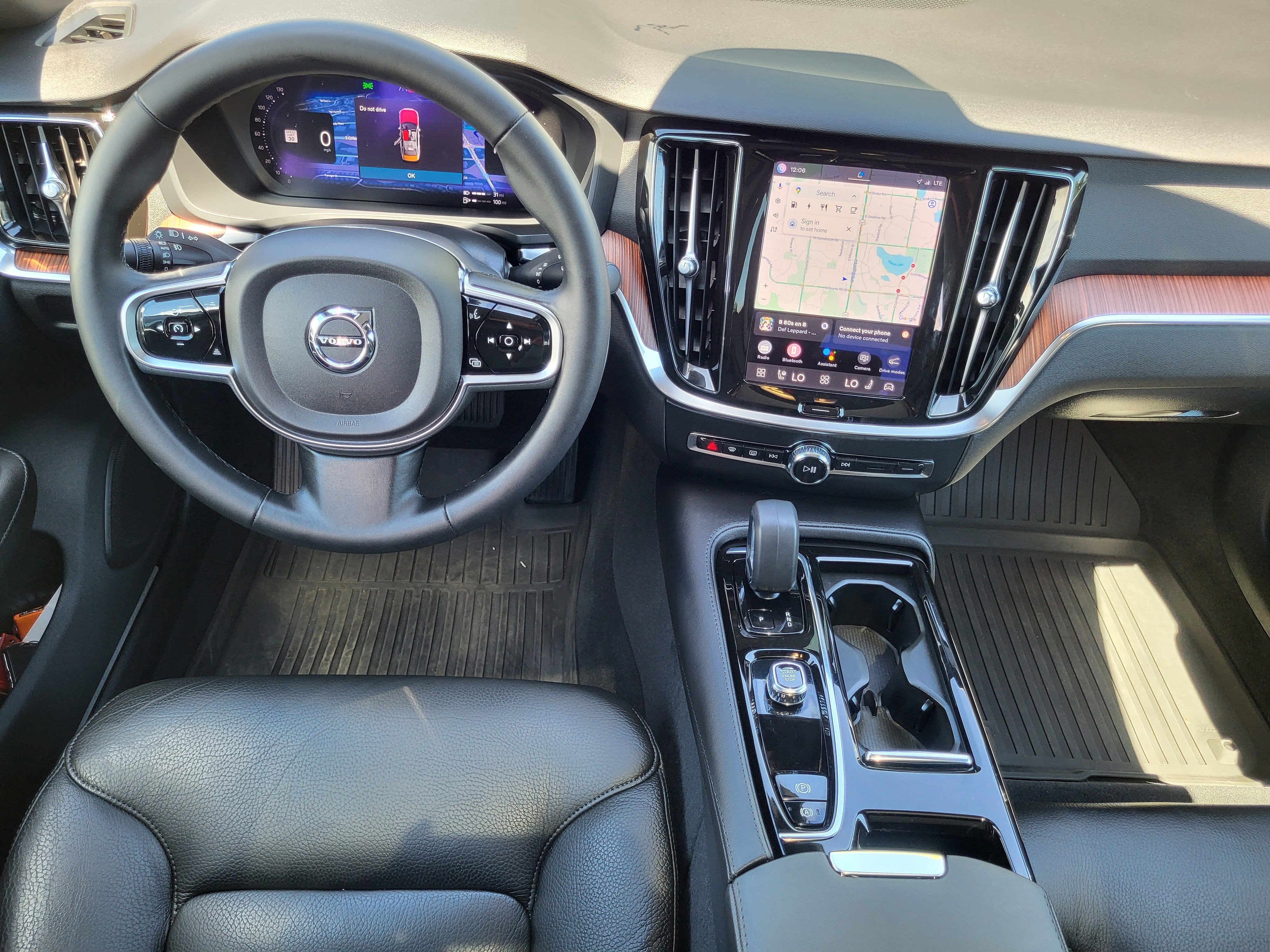 2023 Volvo S60 Recharge Plug-In Hybrid T8 Plus Black Edition