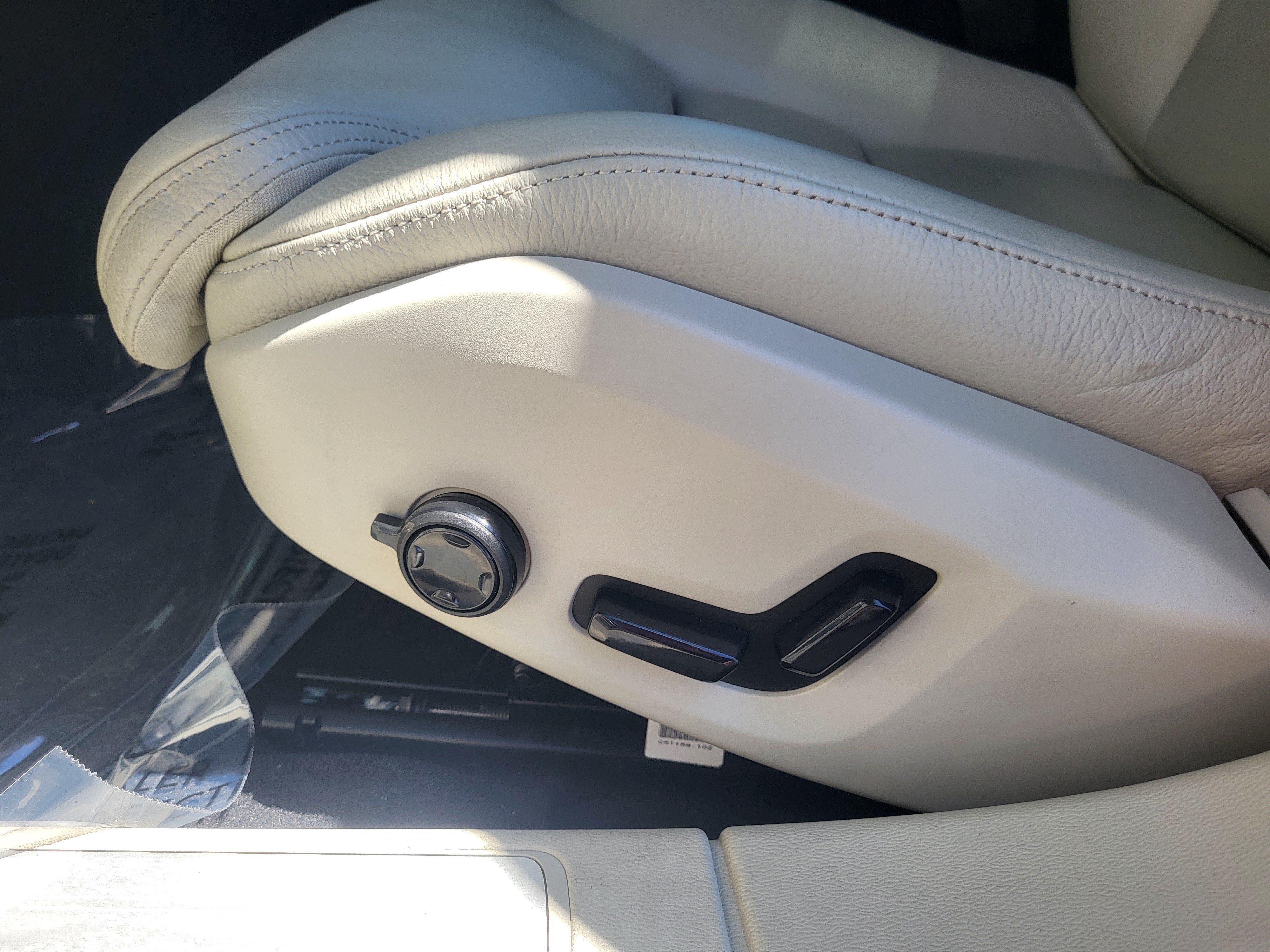 2023 Volvo S60 Recharge Plug-In Hybrid Ultimate