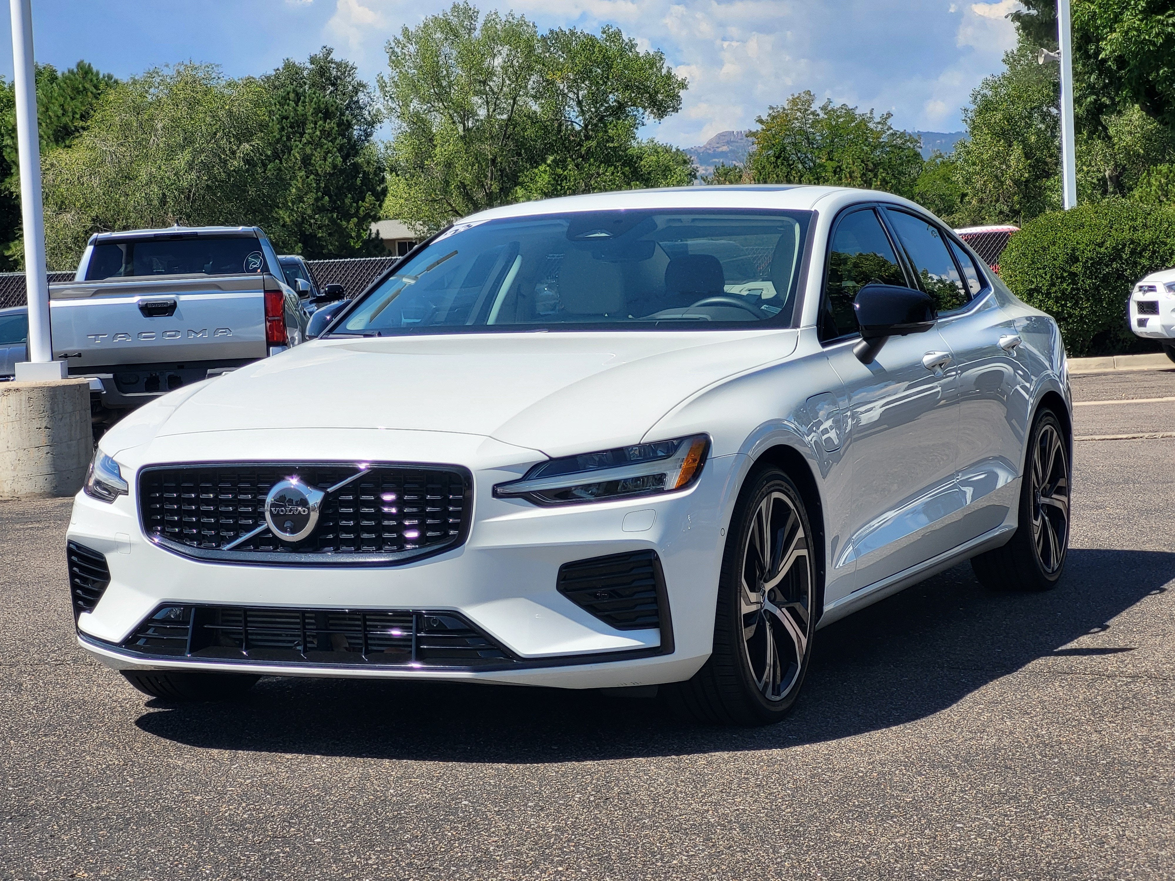 2023 Volvo S60 Recharge Plug-In Hybrid Ultimate