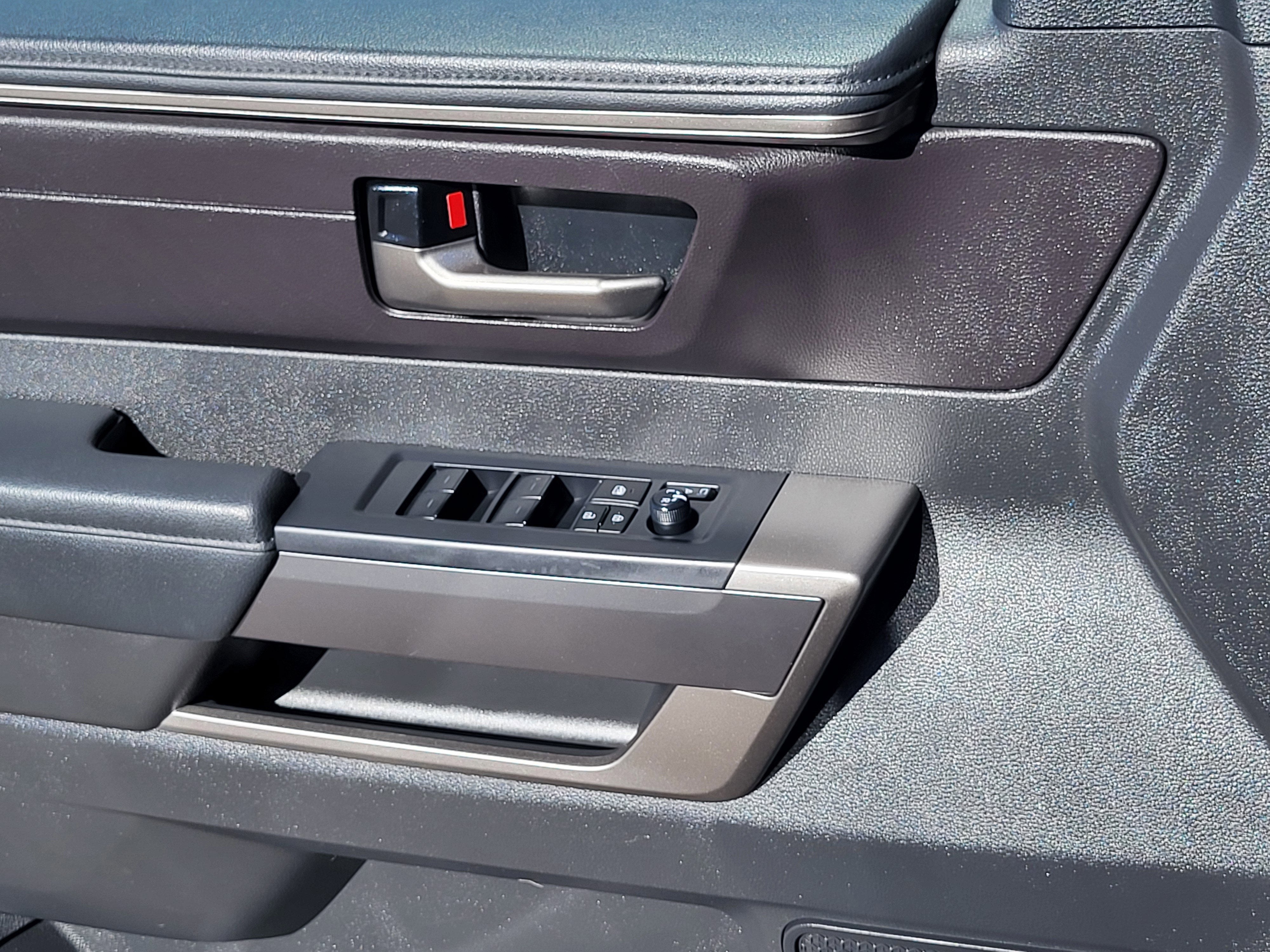 2024 Toyota Sequoia SR5