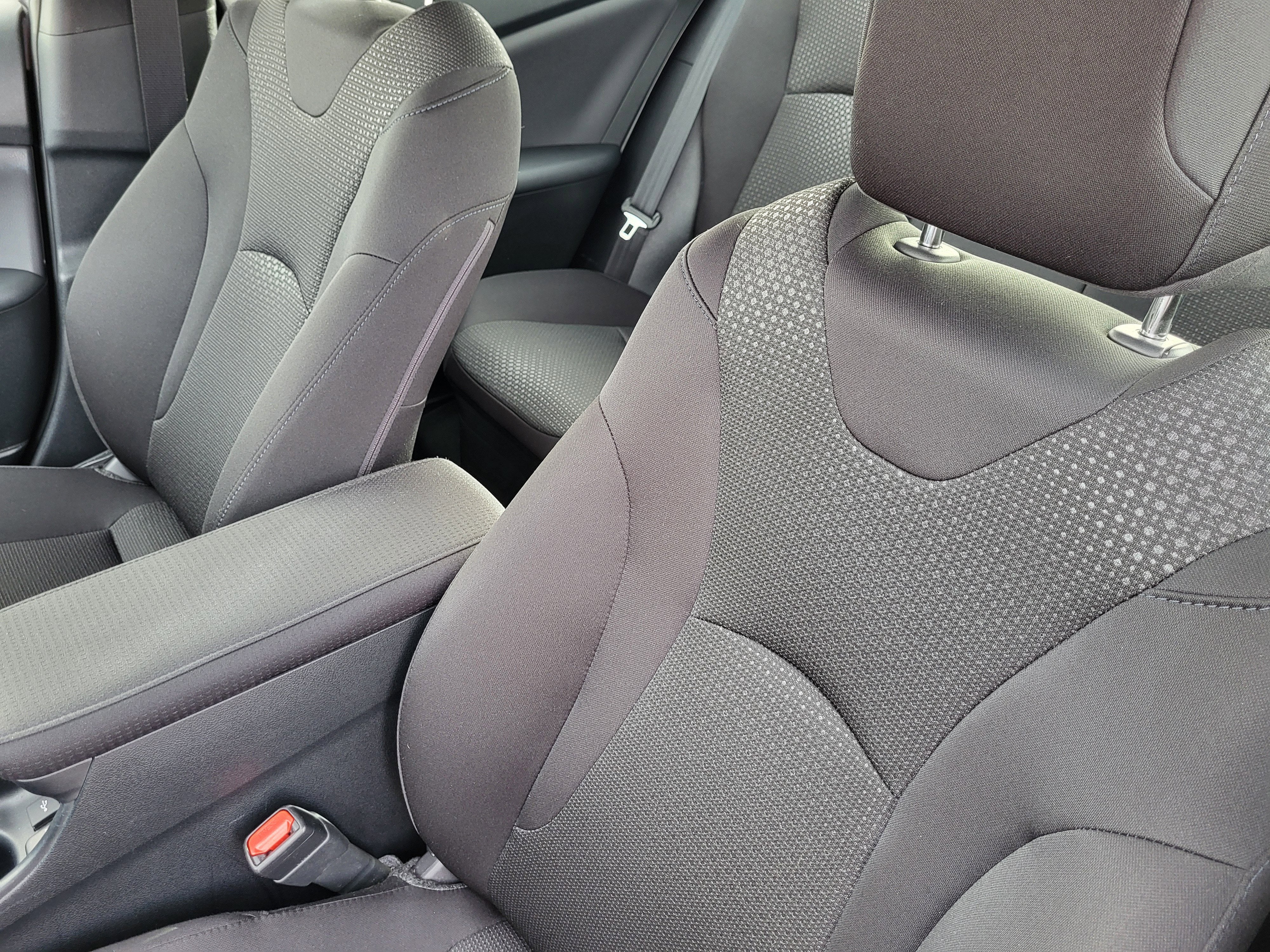 2021 Toyota Prius LE