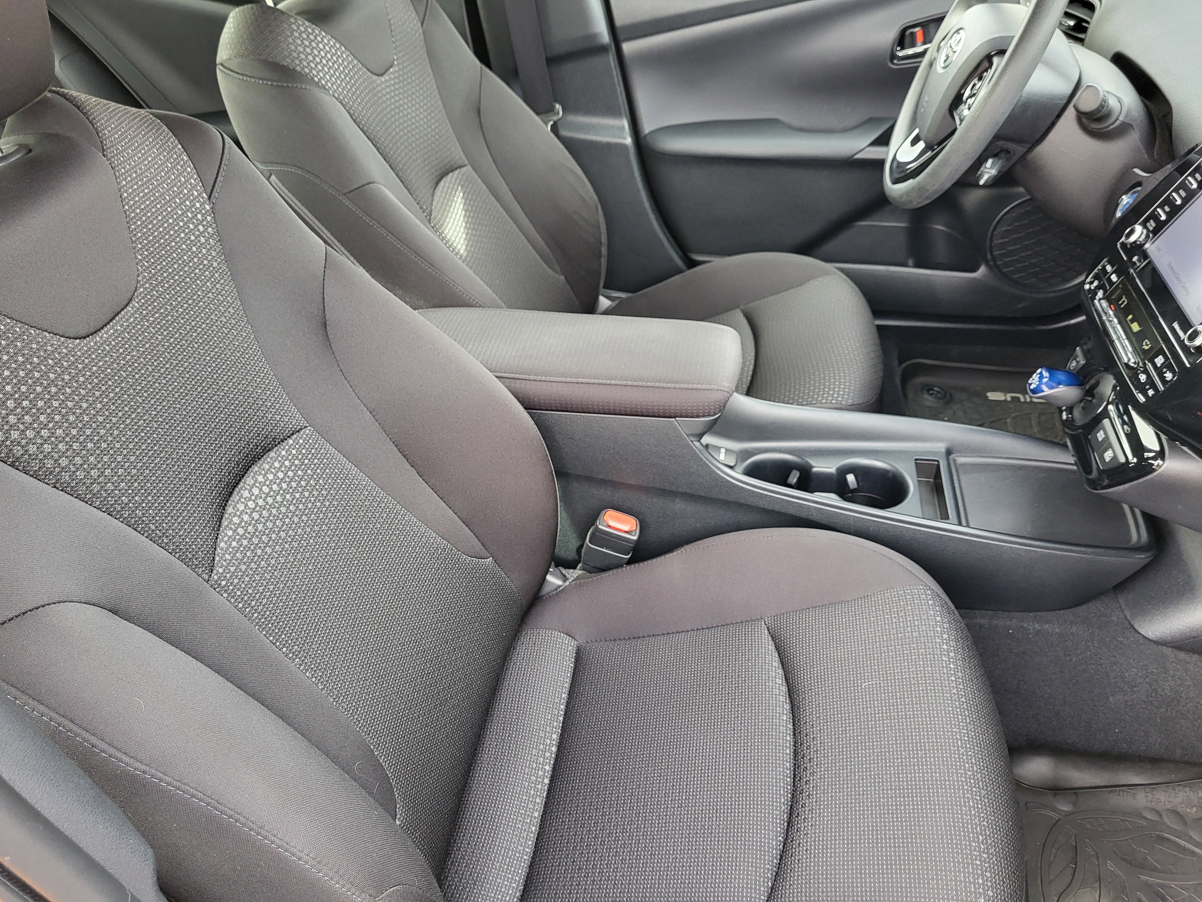 2021 Toyota Prius LE