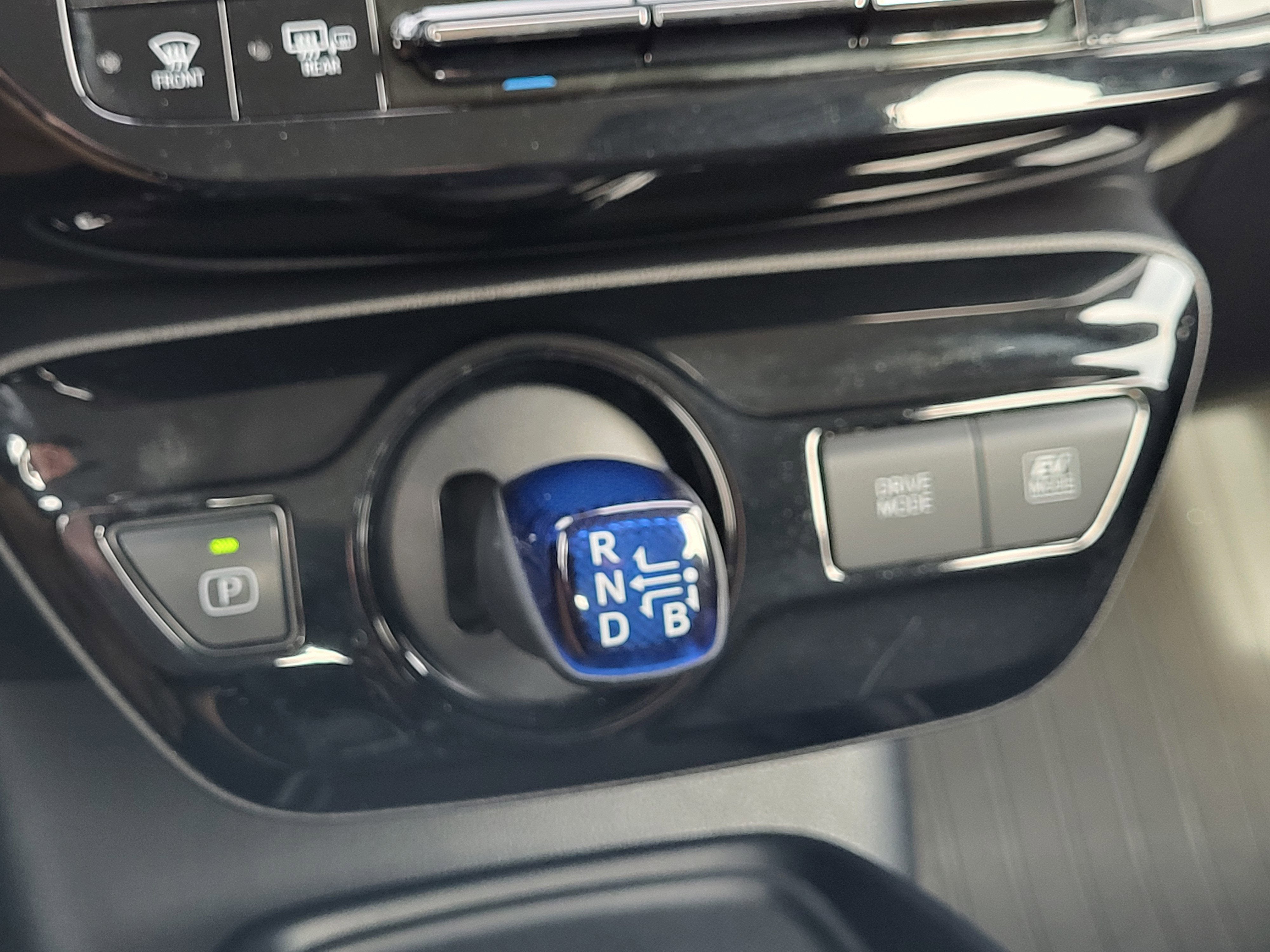 2021 Toyota Prius LE