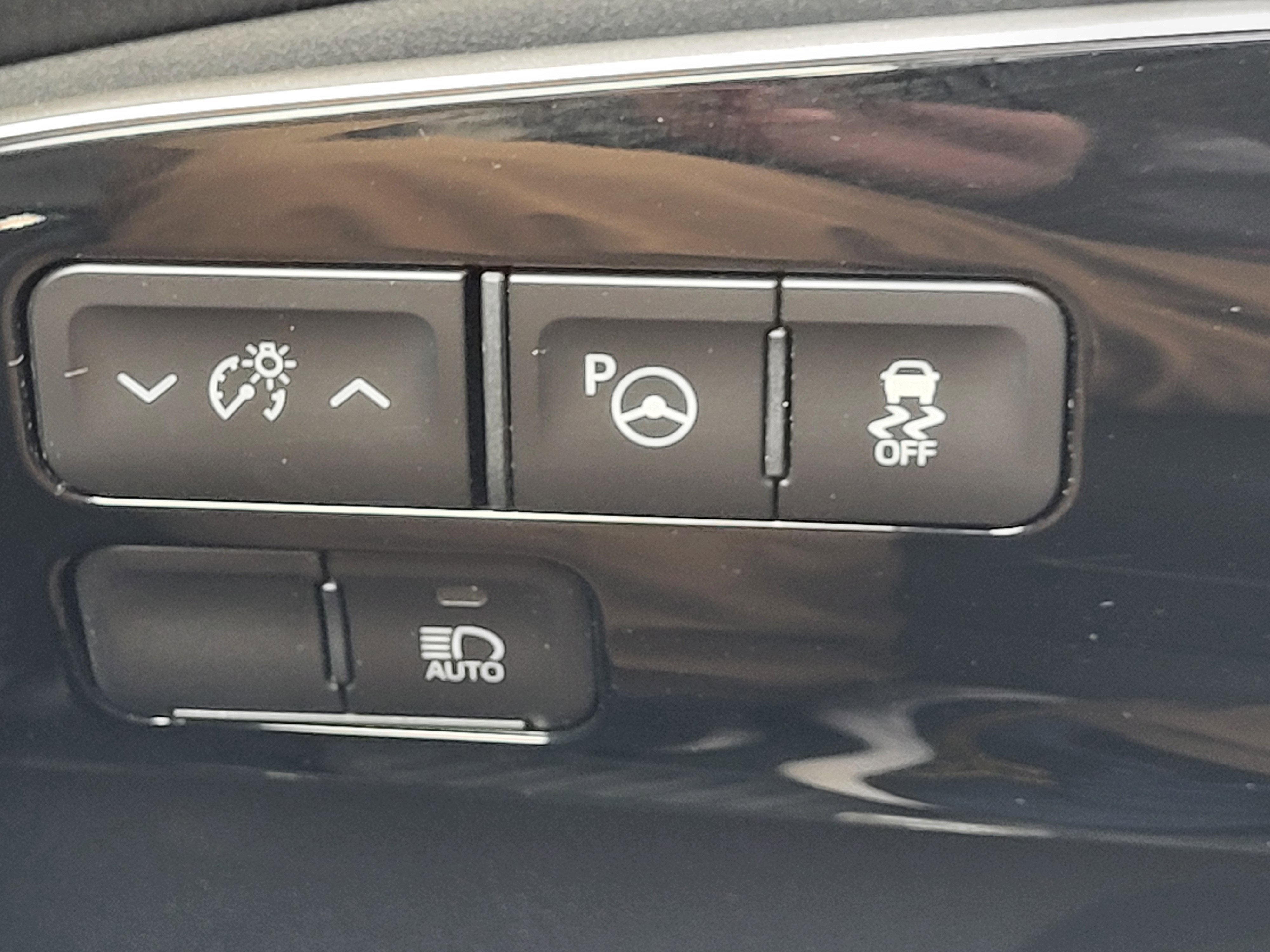 2021 Toyota Prius LE