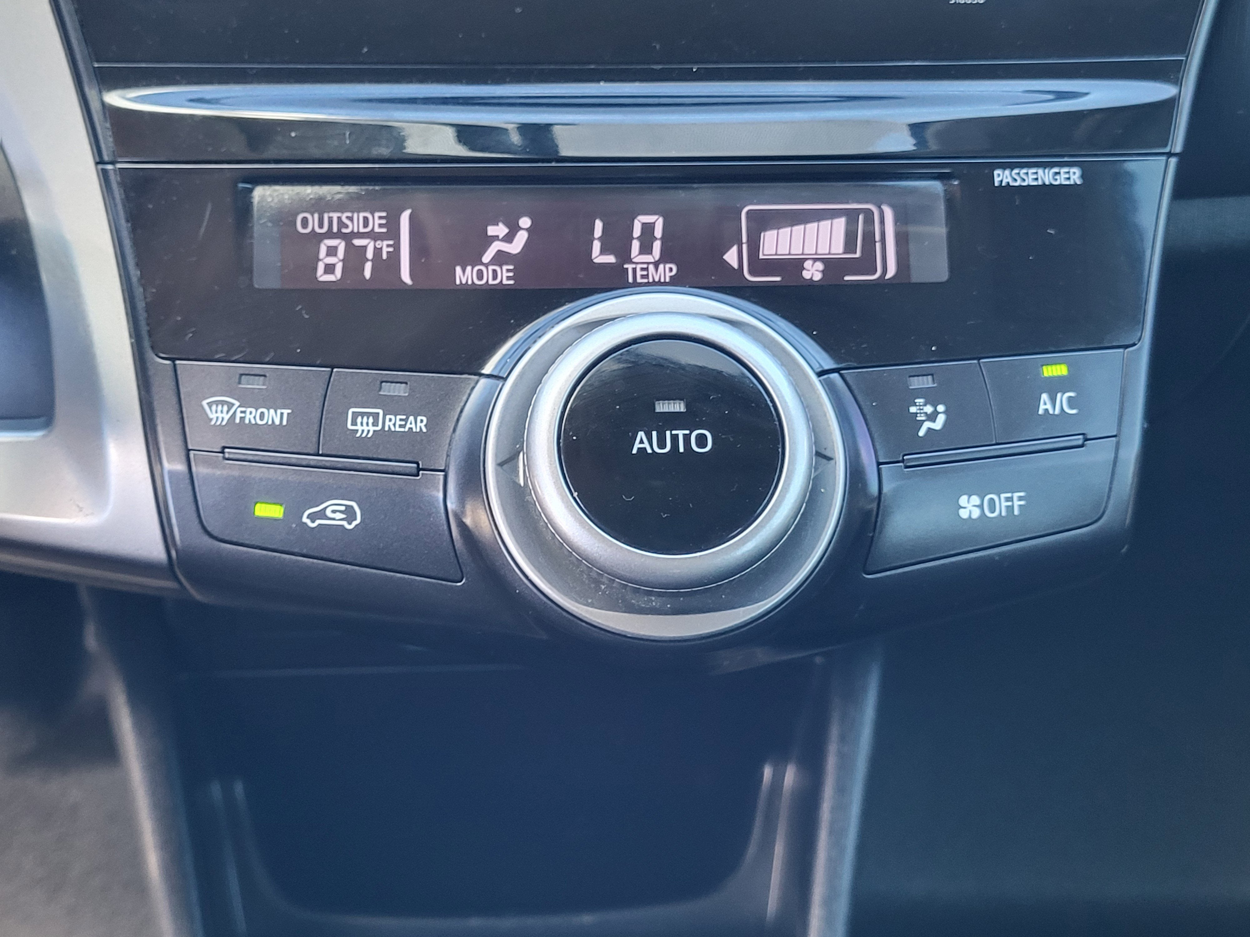 2015 Toyota Prius v Two