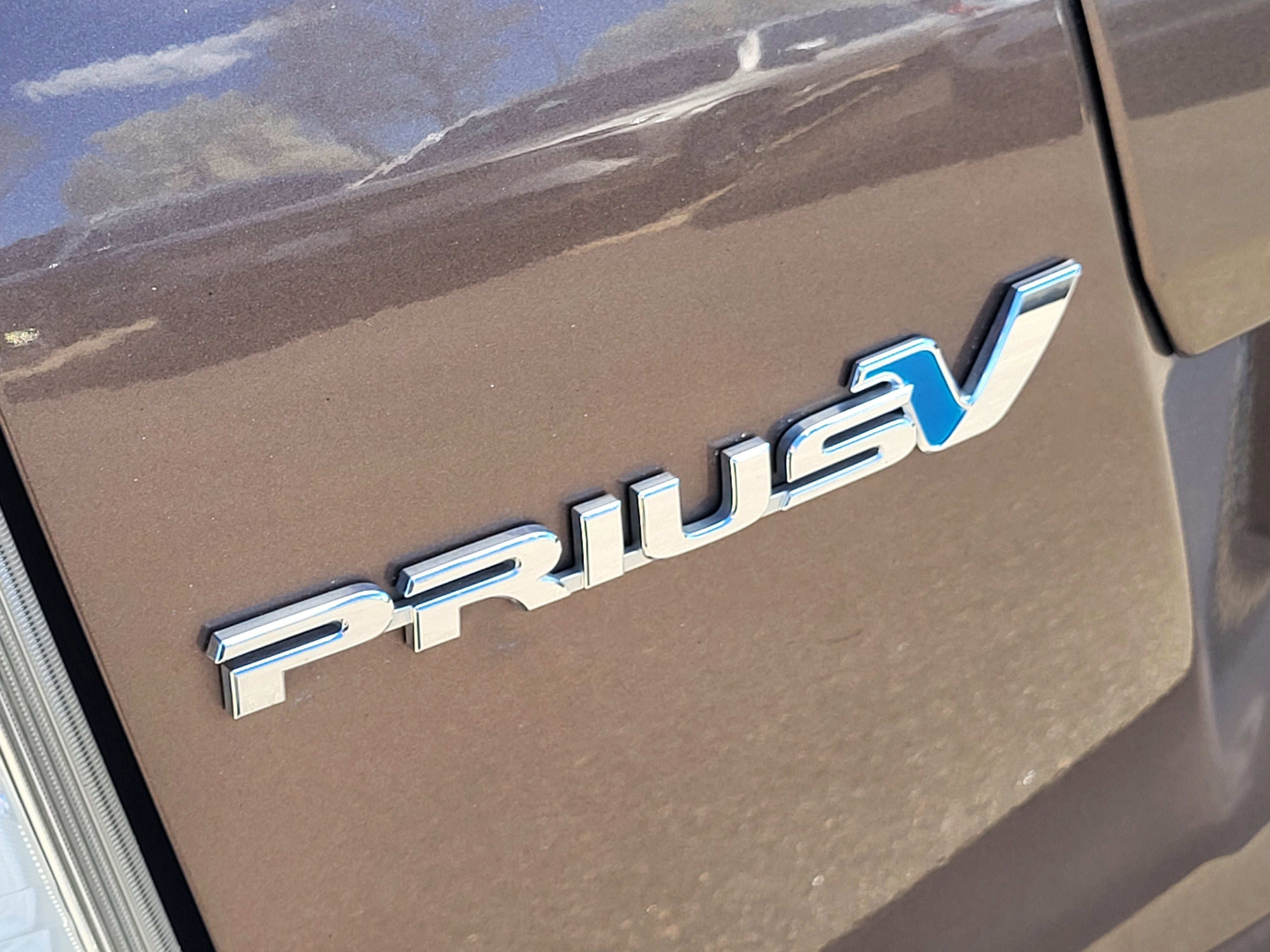 2015 Toyota Prius v Two