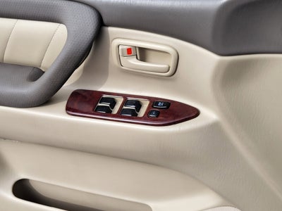 2005 Toyota Land Cruiser Base