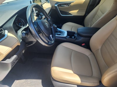2021 Toyota RAV4 Hybrid XLE Premium