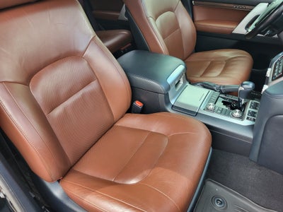 2019 Toyota Land Cruiser Base