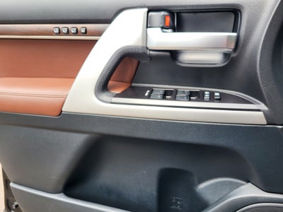 2019 Toyota Land Cruiser Base