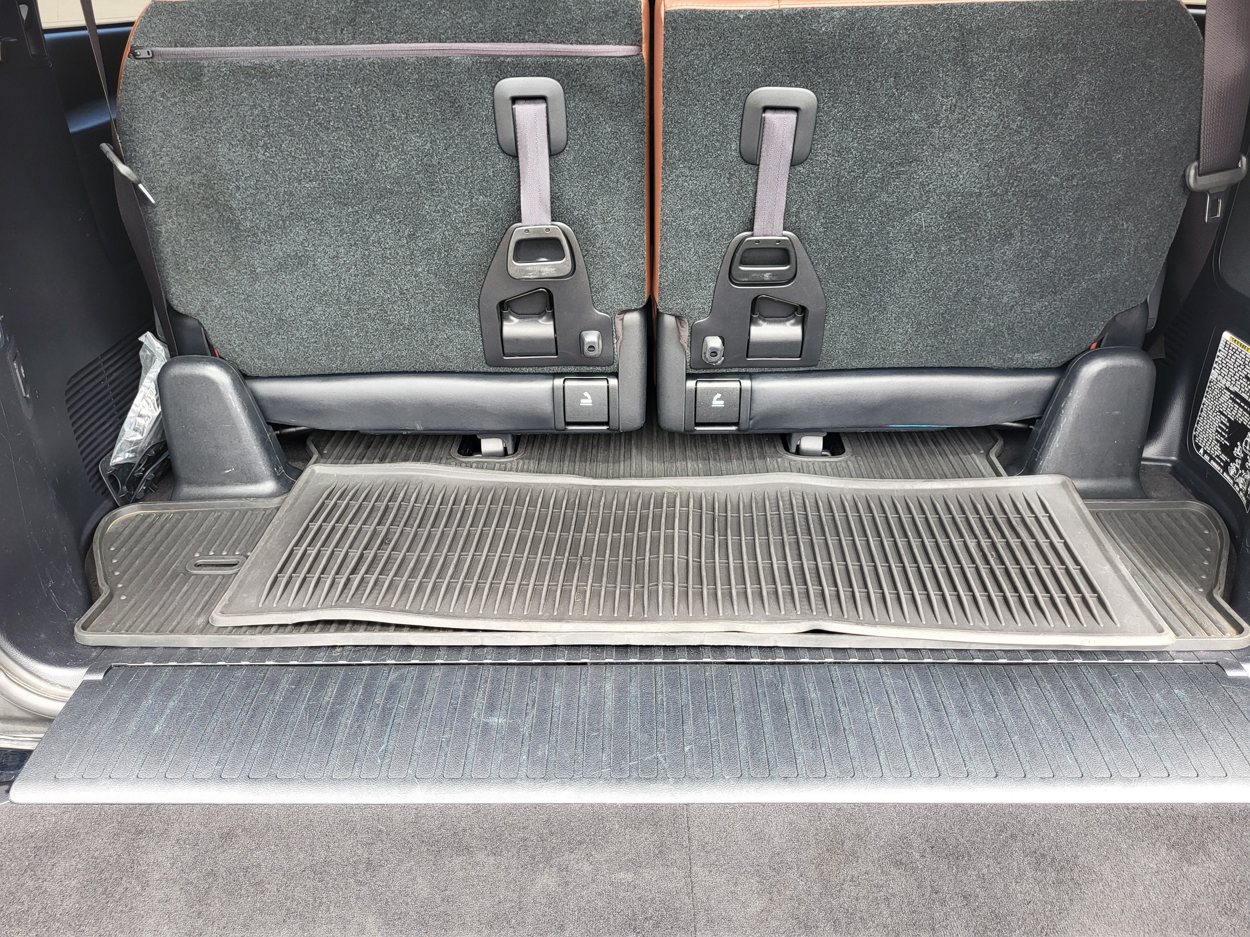2019 Toyota Land Cruiser Base