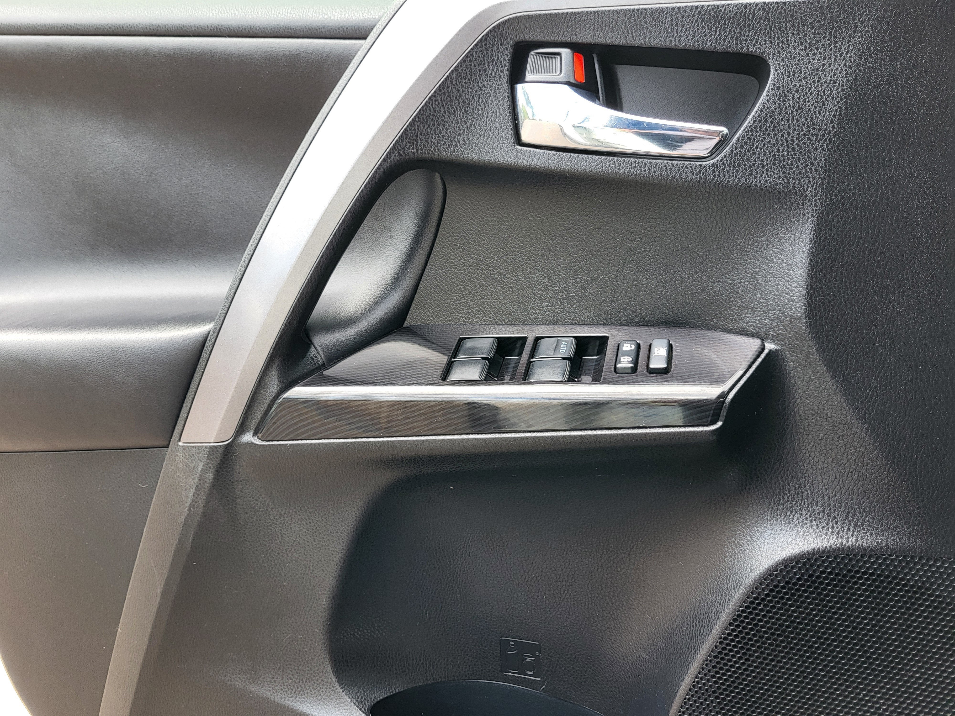 2016 Toyota RAV4 SE
